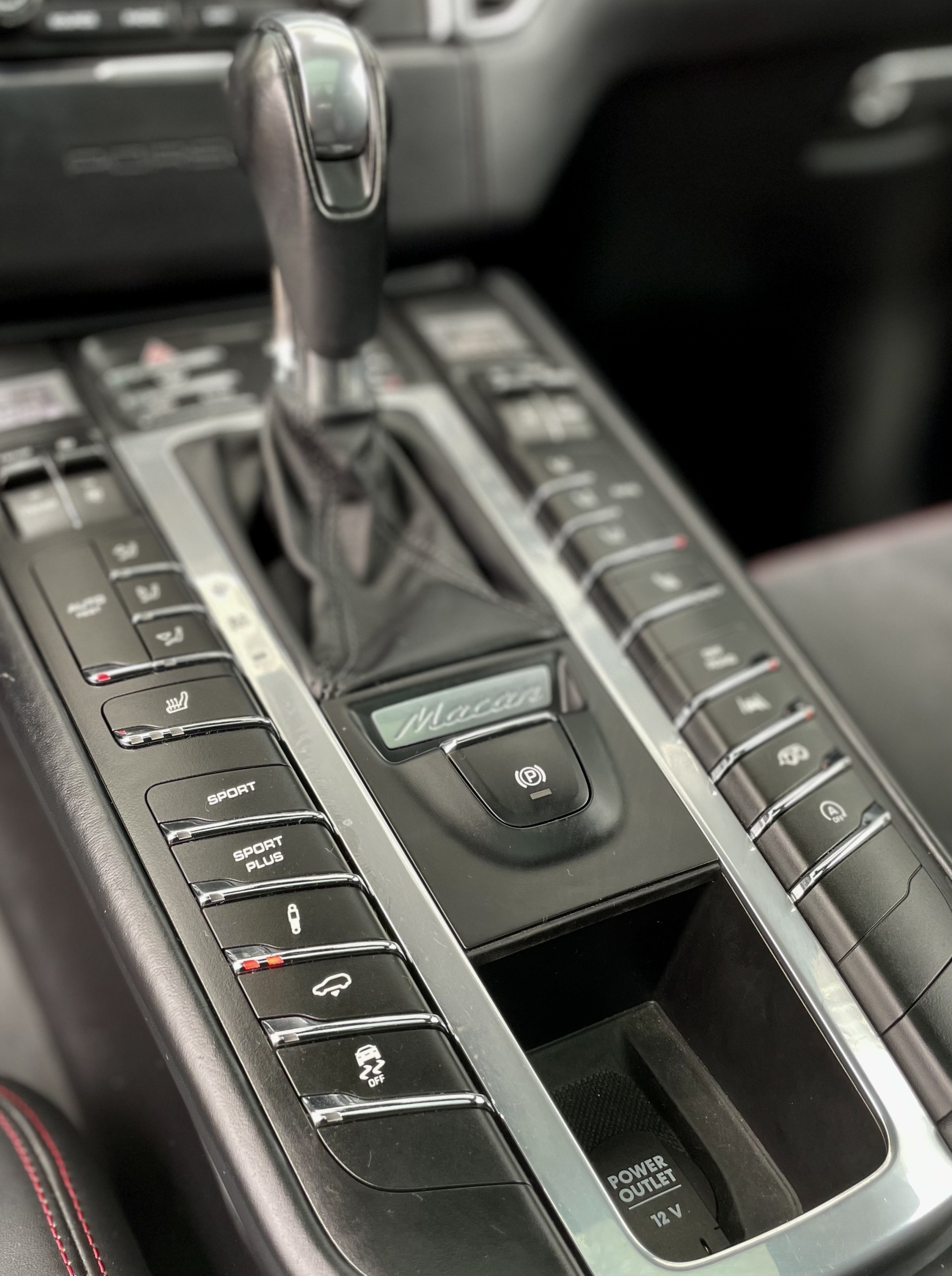 PORSCHE Macan GTS PDK-image-13