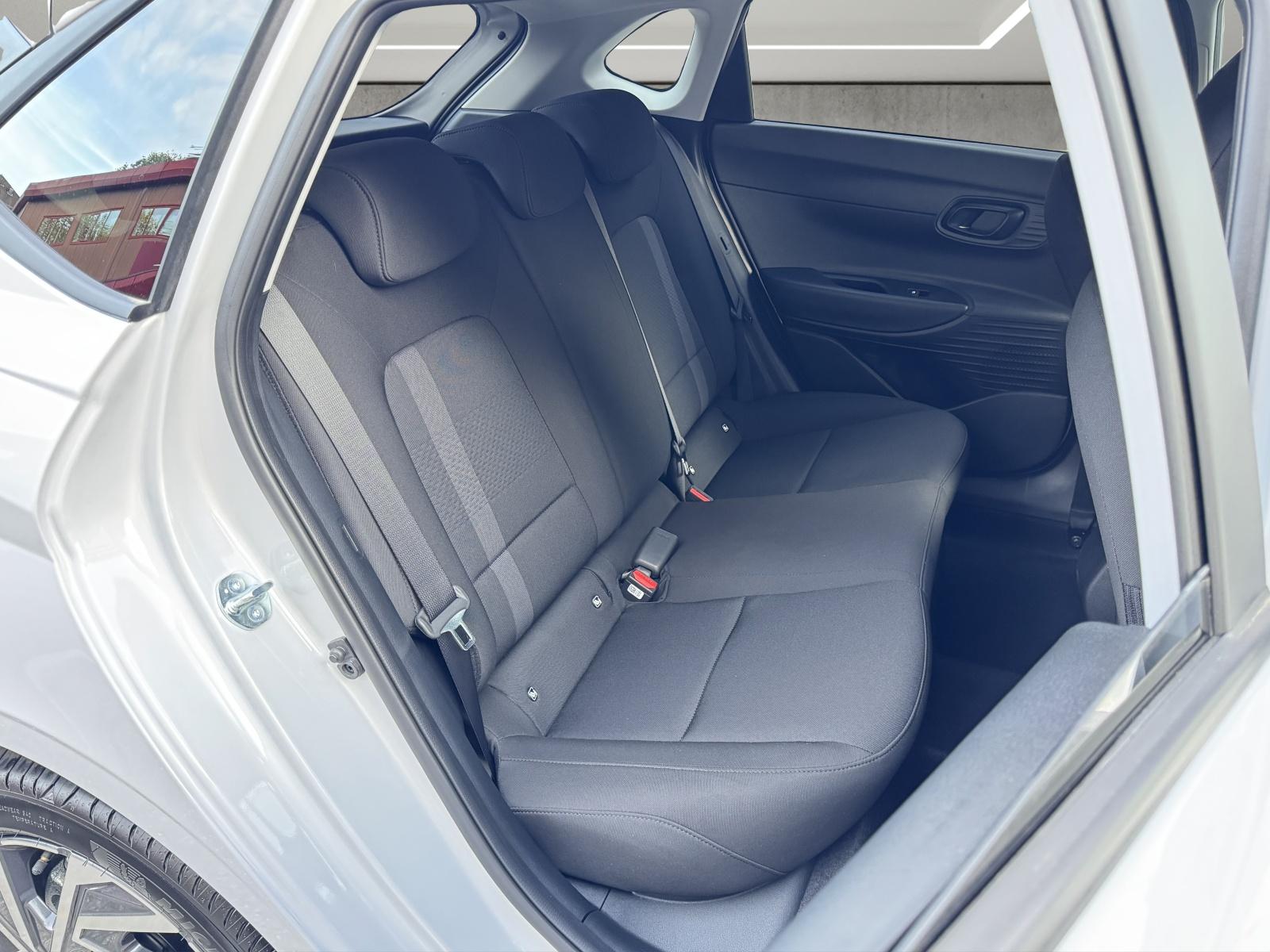 HYUNDAI i20 1.0 T-GDi Amplia-image-15