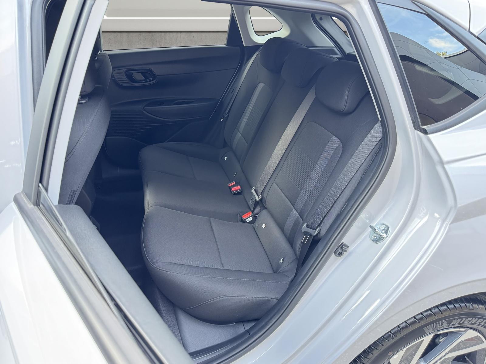 HYUNDAI i20 1.0 T-GDi Amplia-image-10