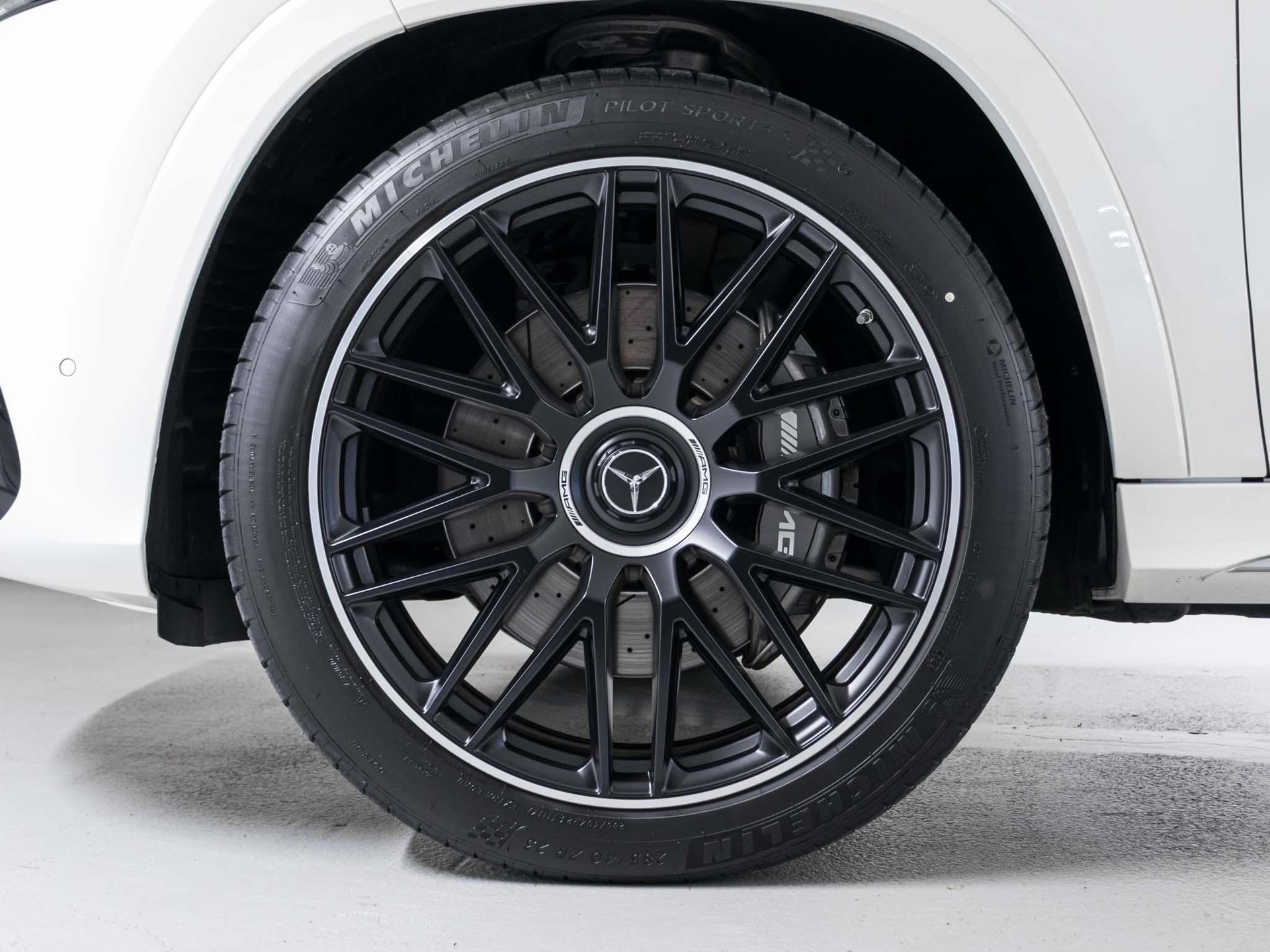 MERCEDES-BENZ GLS 63 AMG 4MATIC+-image-13