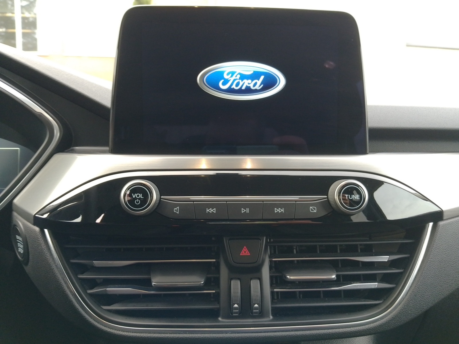 FORD Kuga 2.5 Plug-in Hybrid Titanium-image-7