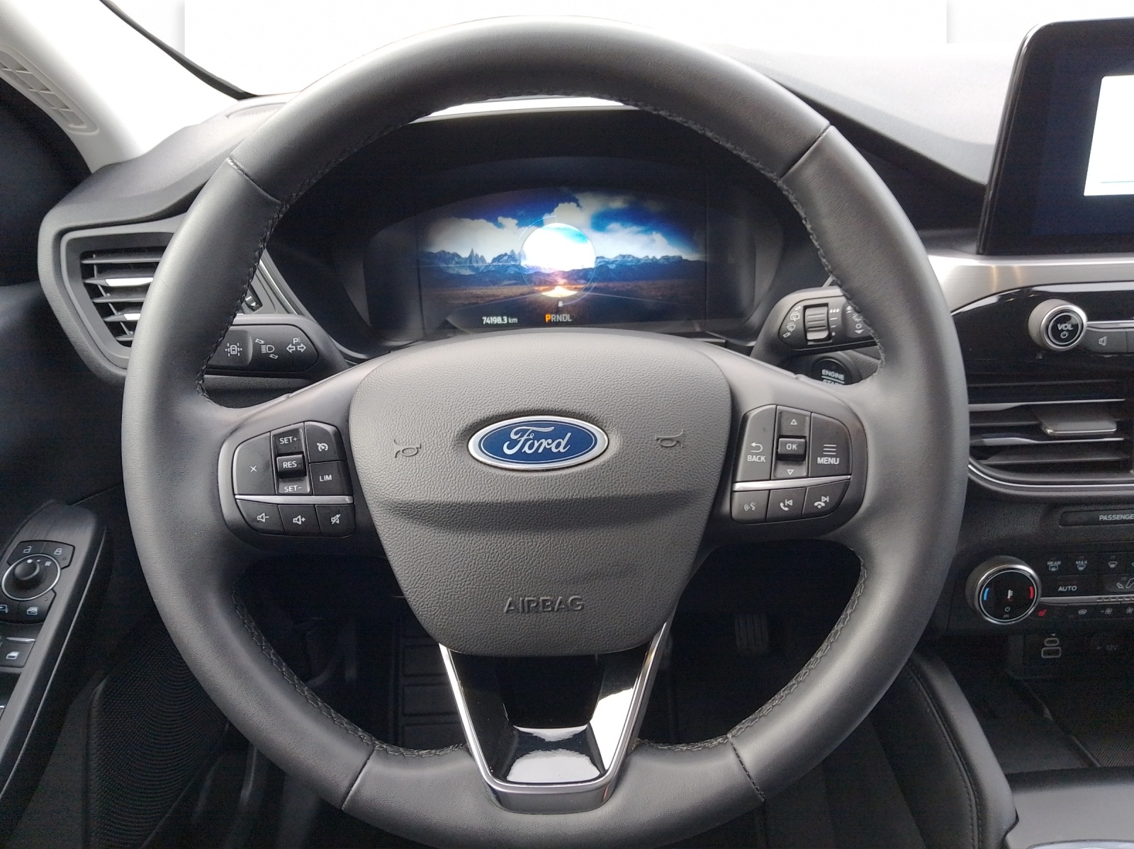 FORD Kuga 2.5 Plug-in Hybrid Titanium-image-6