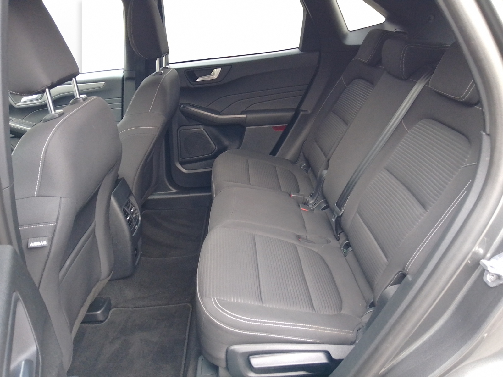 FORD Kuga 2.5 Plug-in Hybrid Titanium-image-12