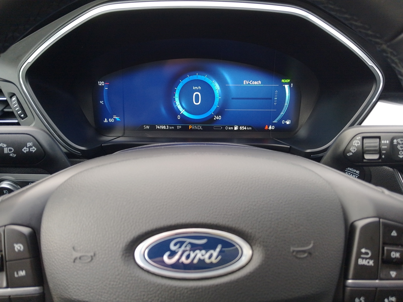 FORD Kuga 2.5 Plug-in Hybrid Titanium-image-8