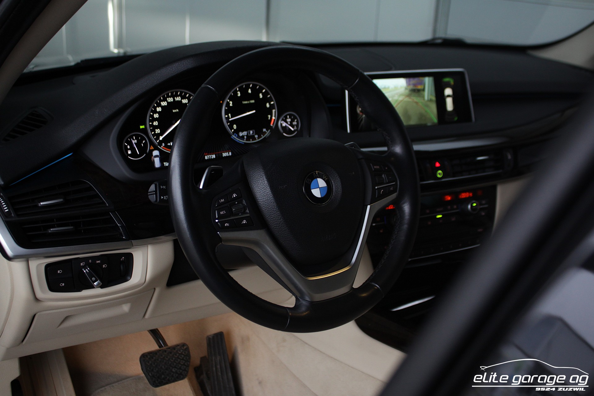 BMW X5 xDrive 50i Steptronic-image-14