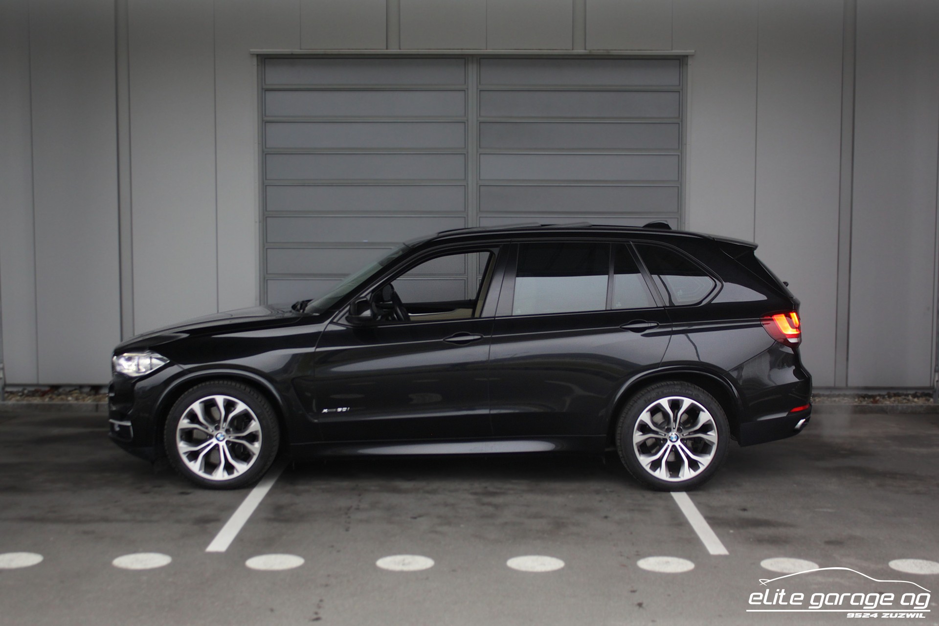 BMW X5 xDrive 50i Steptronic-image-1