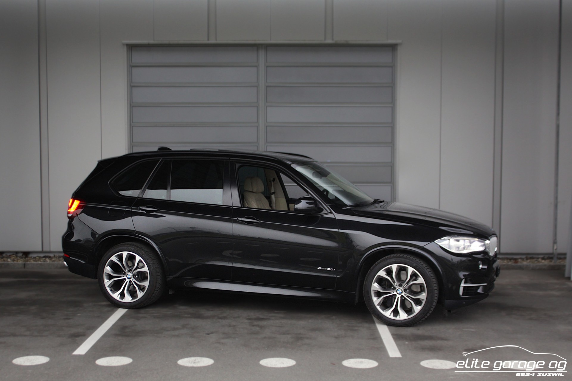 BMW X5 xDrive 50i Steptronic-image-6
