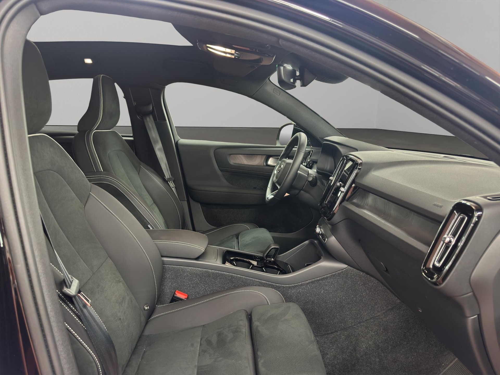 VOLVO C40 P8 Twin Recharge Ultimate AWD-image-9