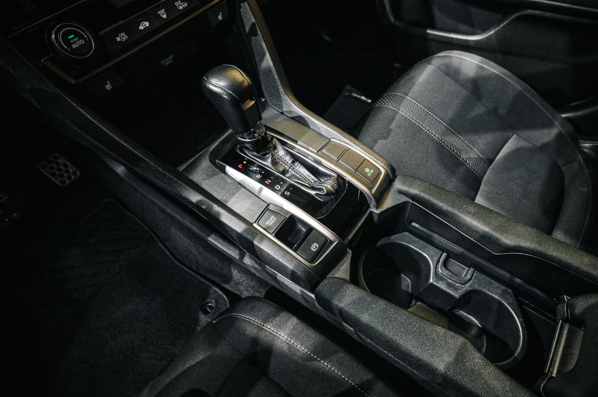 HONDA Civic 1.5 VTEC Sport Plus CVT-image-15