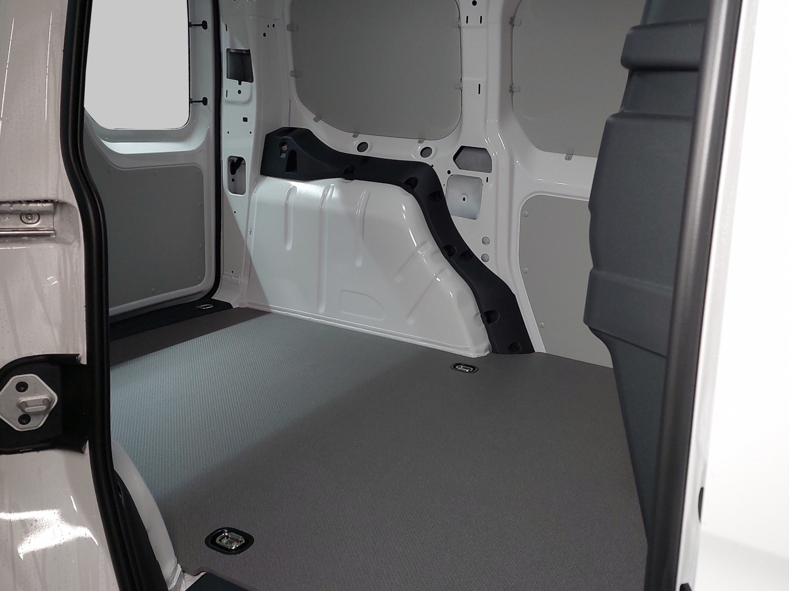 VW Caddy Cargo 2.0 TDI 4 Motion-image-8