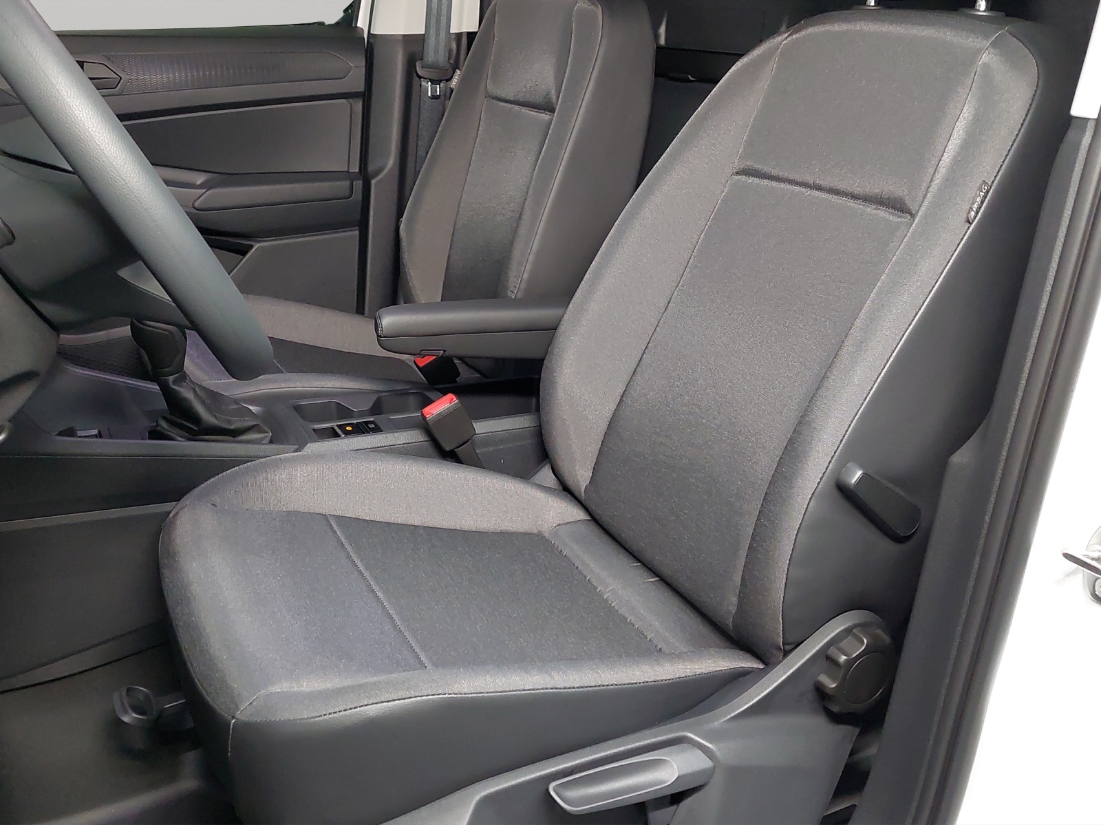 VW Caddy Cargo 2.0 TDI 4 Motion-image-5