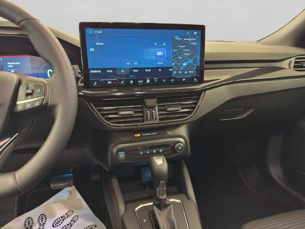 FORD Focus Kombi 1.0i EcoB Hybrid 155 ST-Line X-image-6