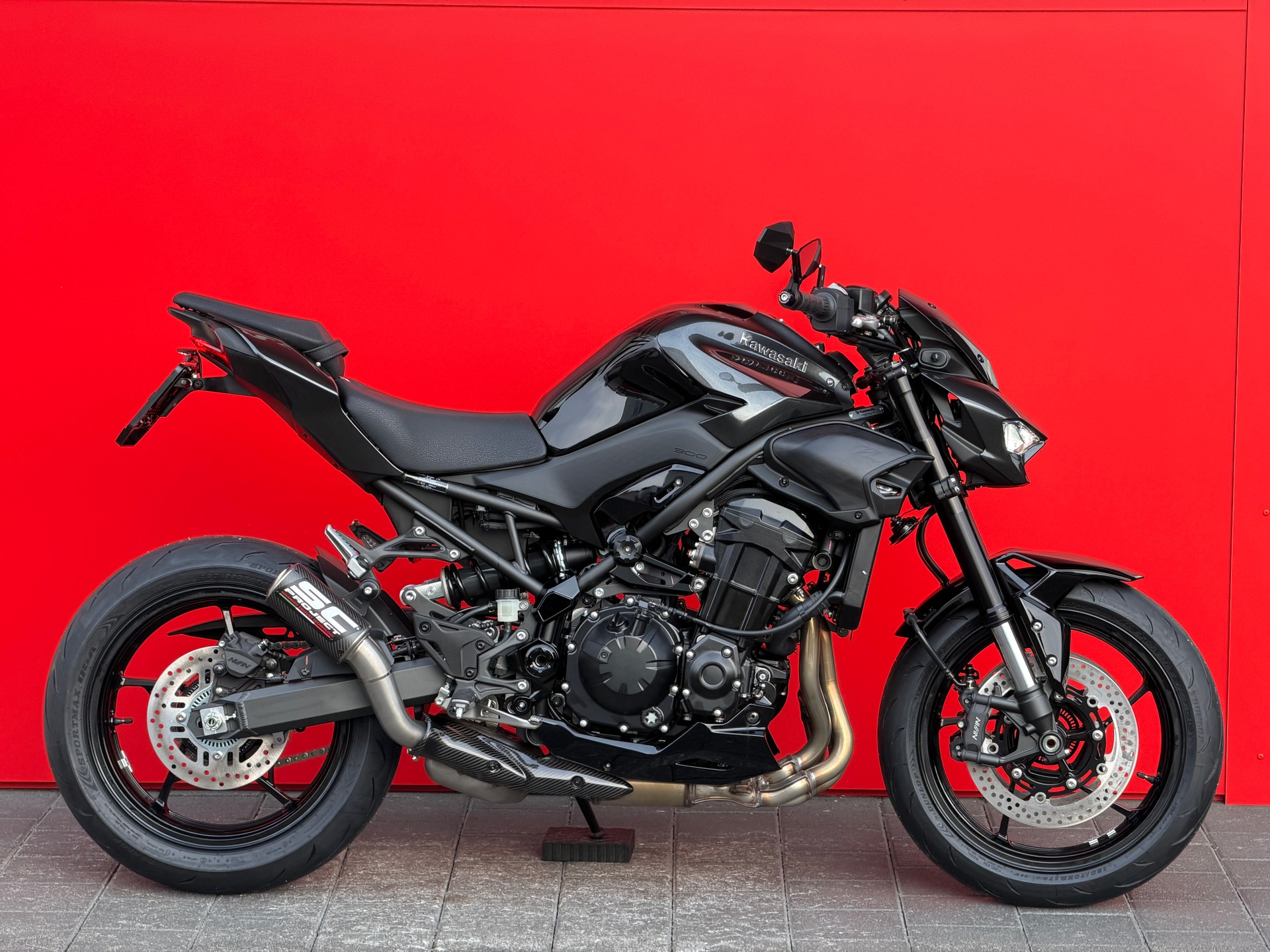 KAWASAKI Z 900 (35kW)-showroom-element-1