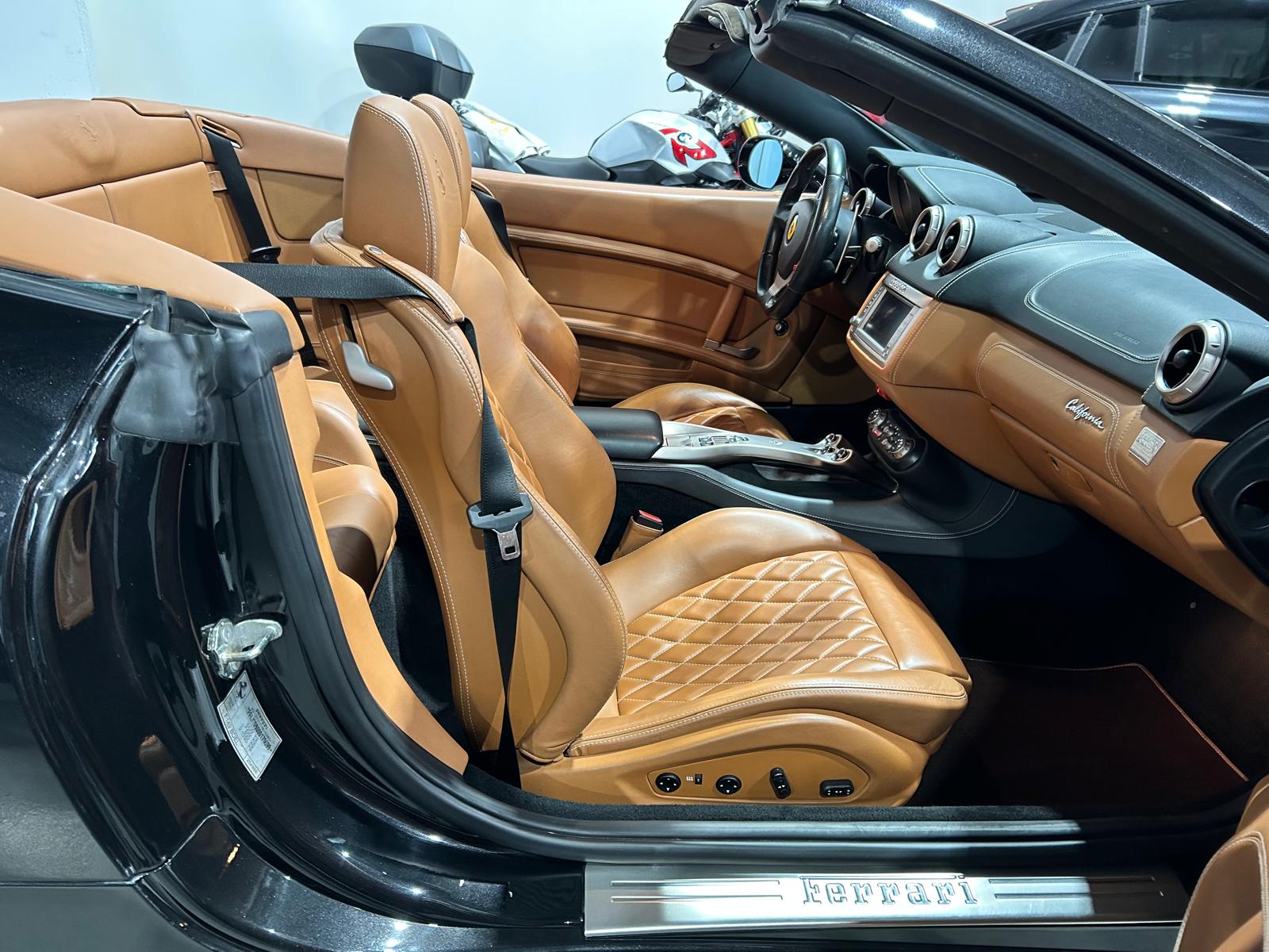 FERRARI California 4.3-image-10