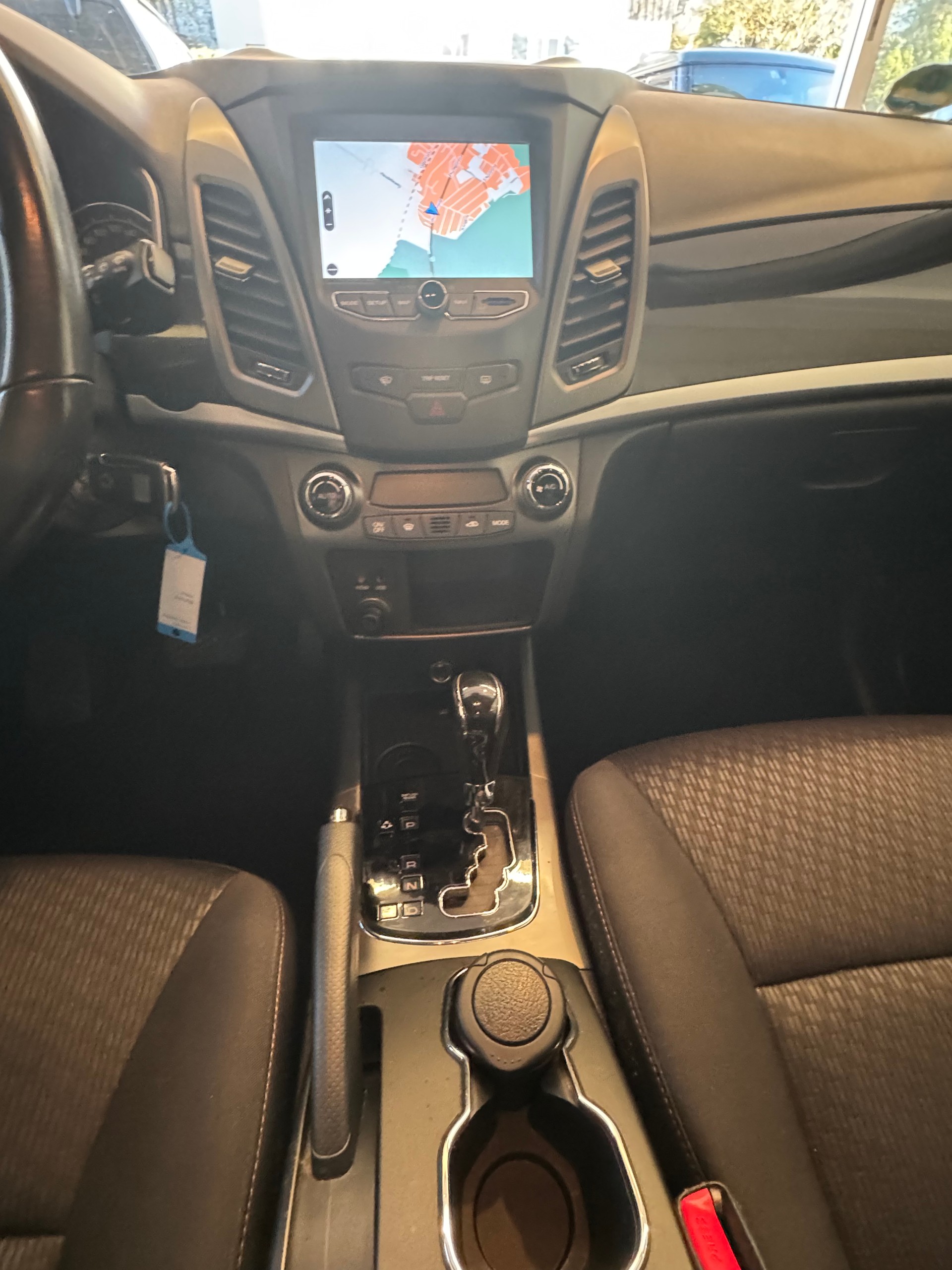 KGM-SsangYong Korando 2.2 e-XDi Sapphire 4WD Automatic-image-8