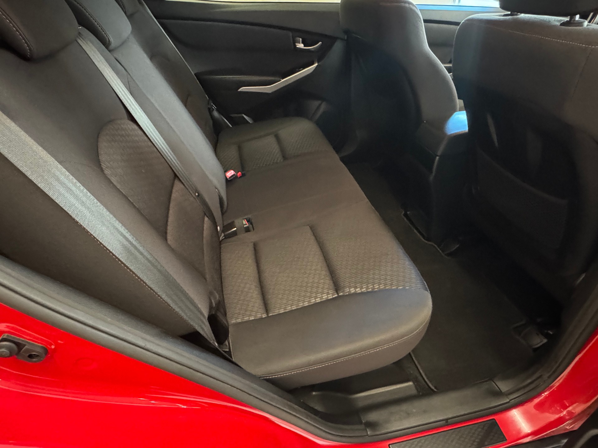 KGM-SsangYong Korando 2.2 e-XDi Sapphire 4WD Automatic-image-12