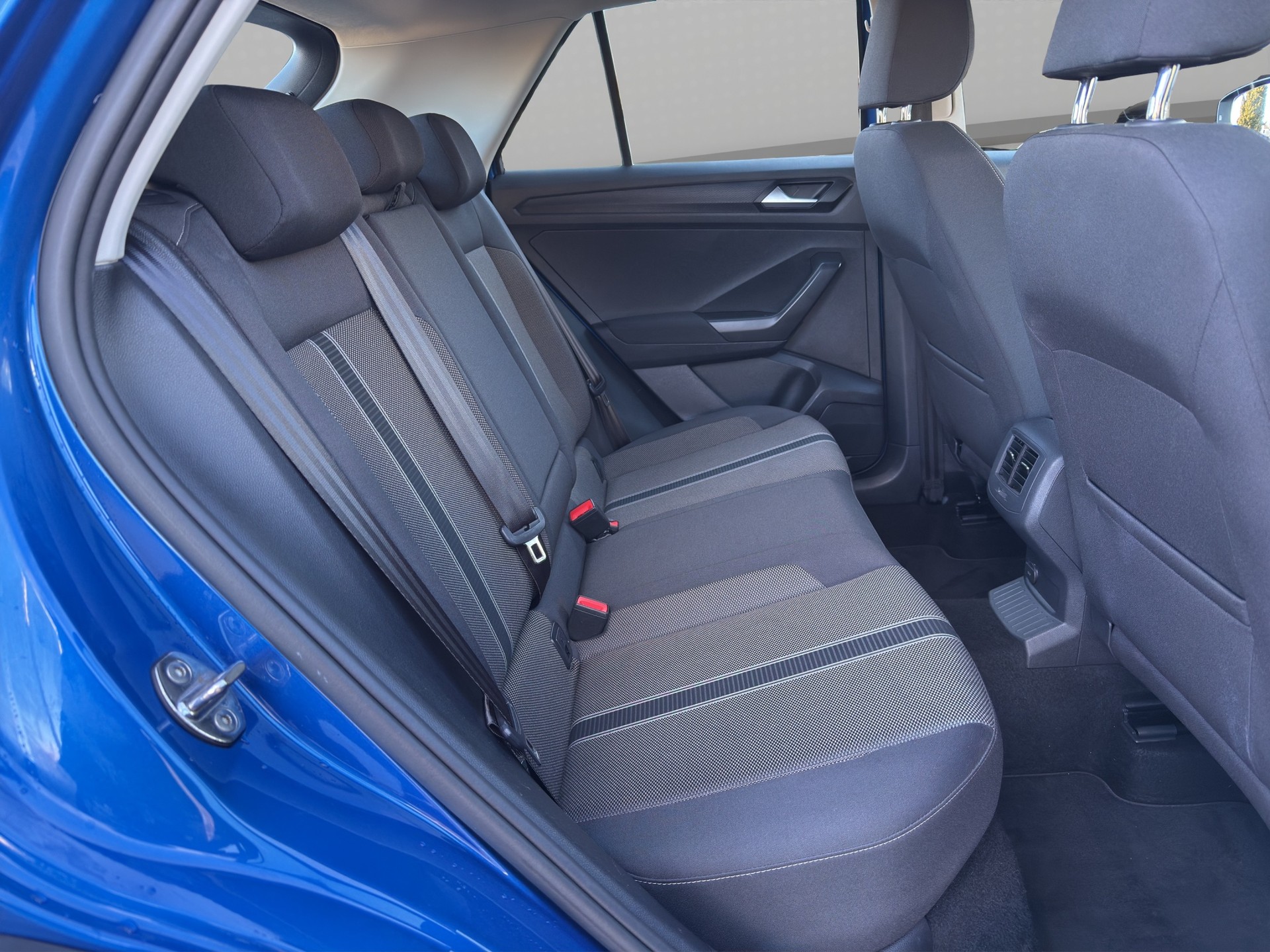 VW T-Roc 1.5 TSI EVO Advance DSG-image-18