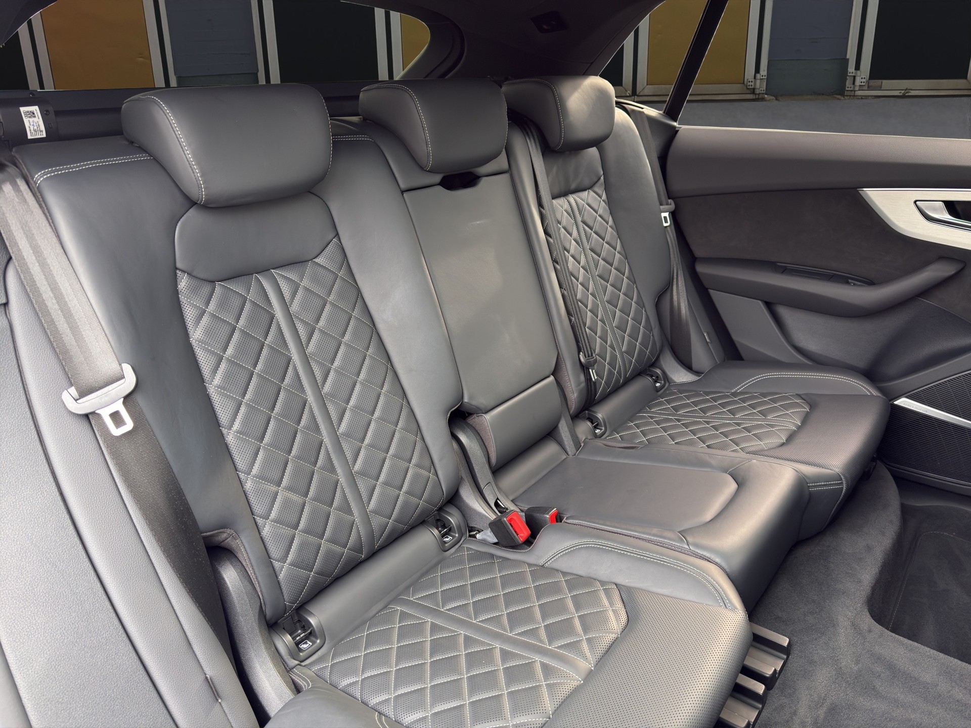 AUDI SQ8 4.0 V8 TFSI quattro T-Tronic-image-13