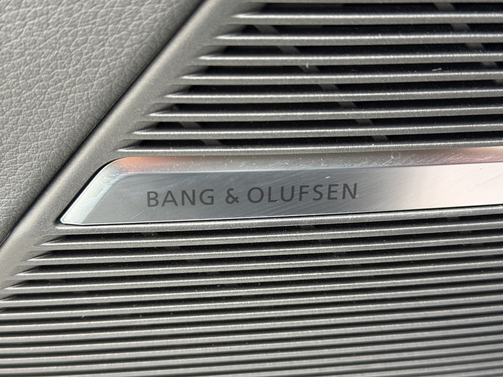 AUDI SQ8 4.0 V8 TFSI quattro T-Tronic-image-18