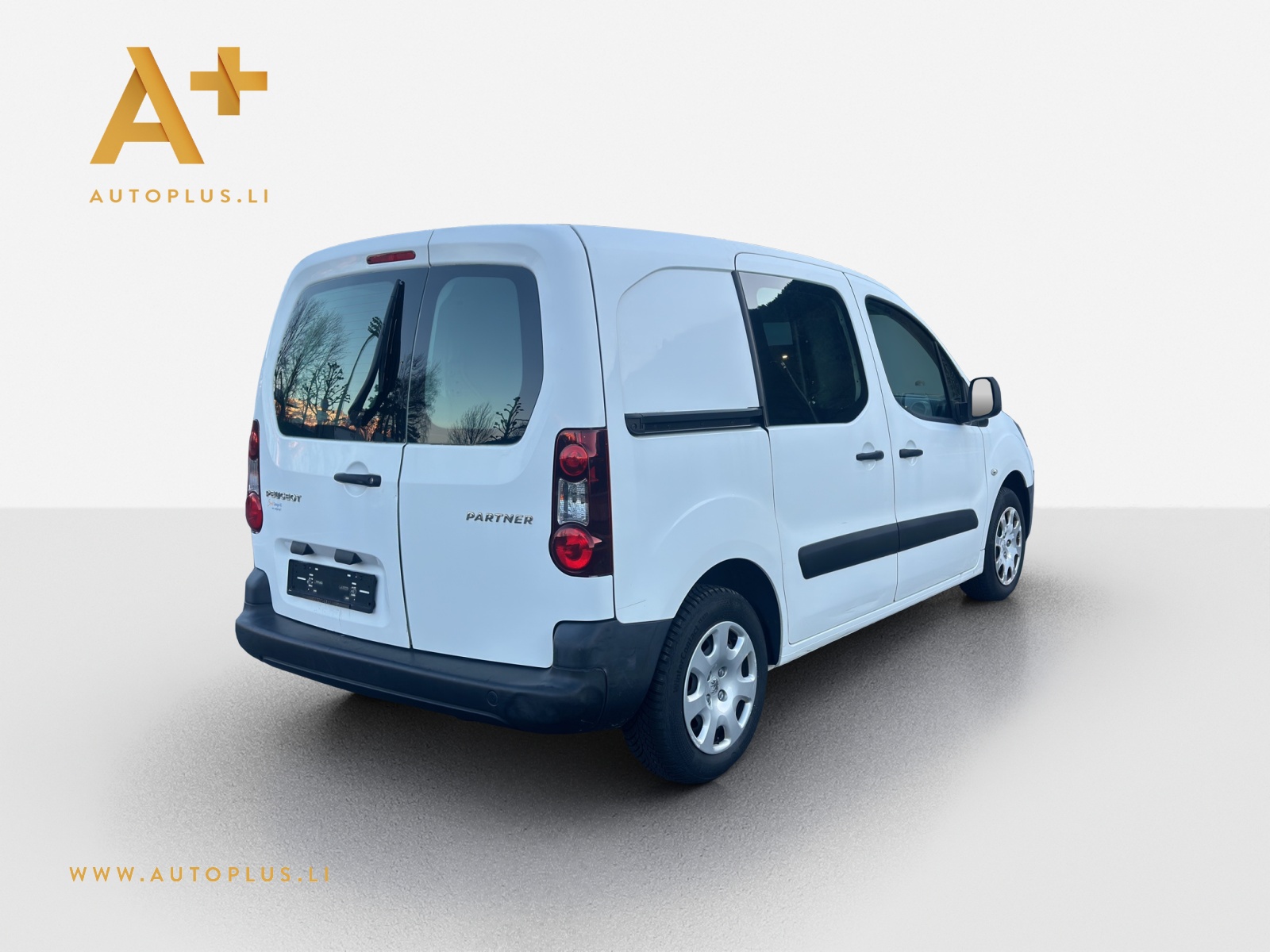 PEUGEOT Partner 1.6 VTi Urban-image-3