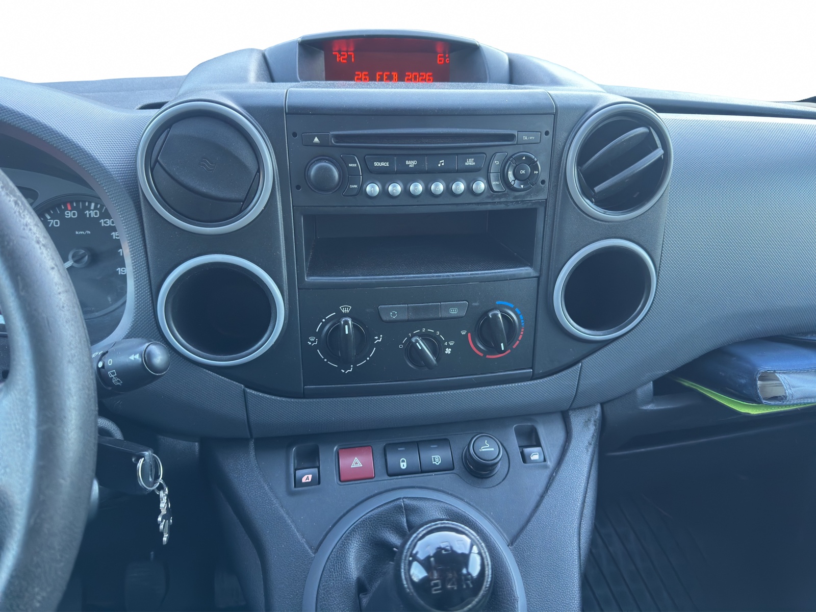 PEUGEOT Partner 1.6 VTi Urban-image-10