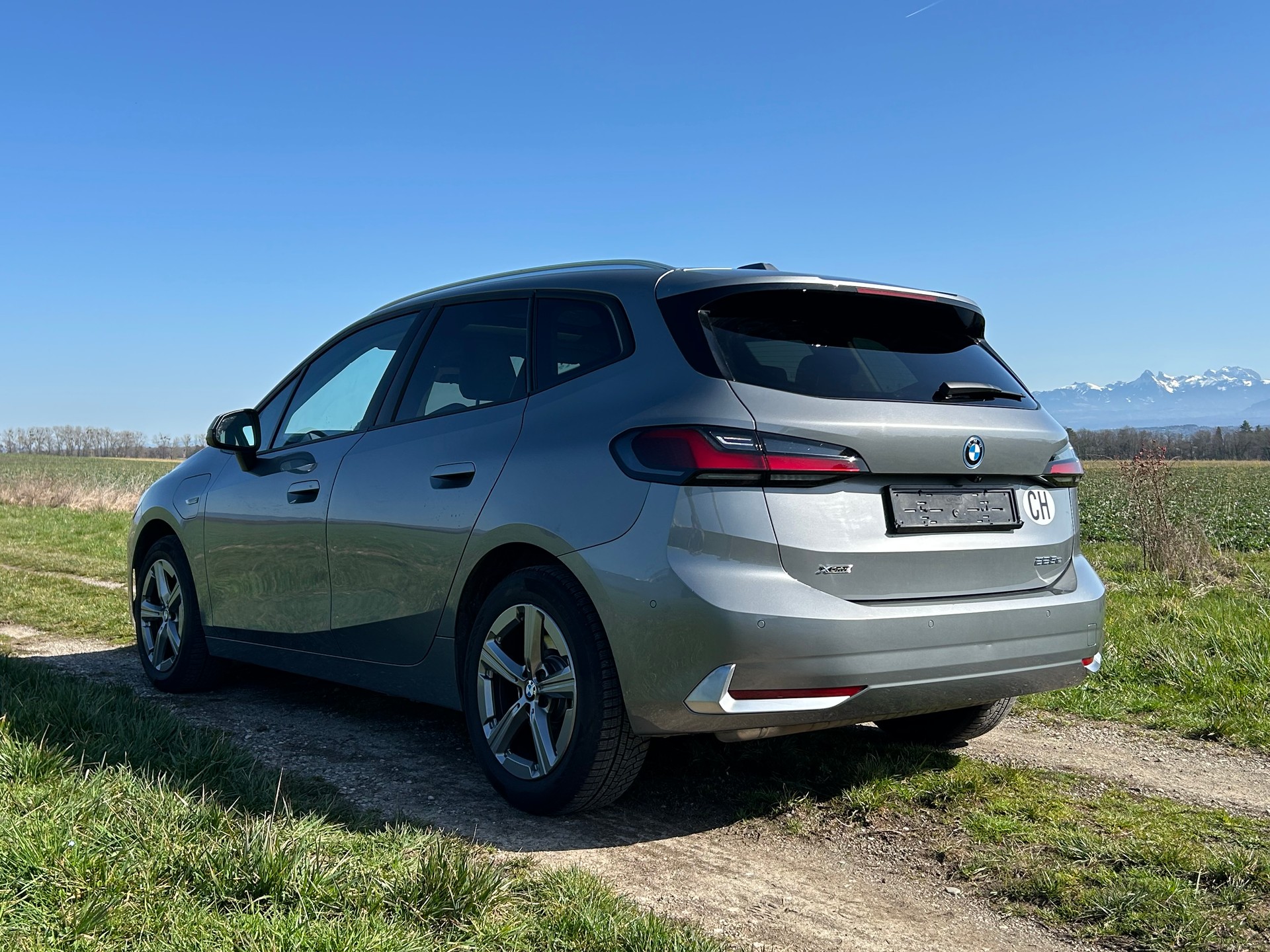 BMW 225e xDrive Active Tourer-image-4