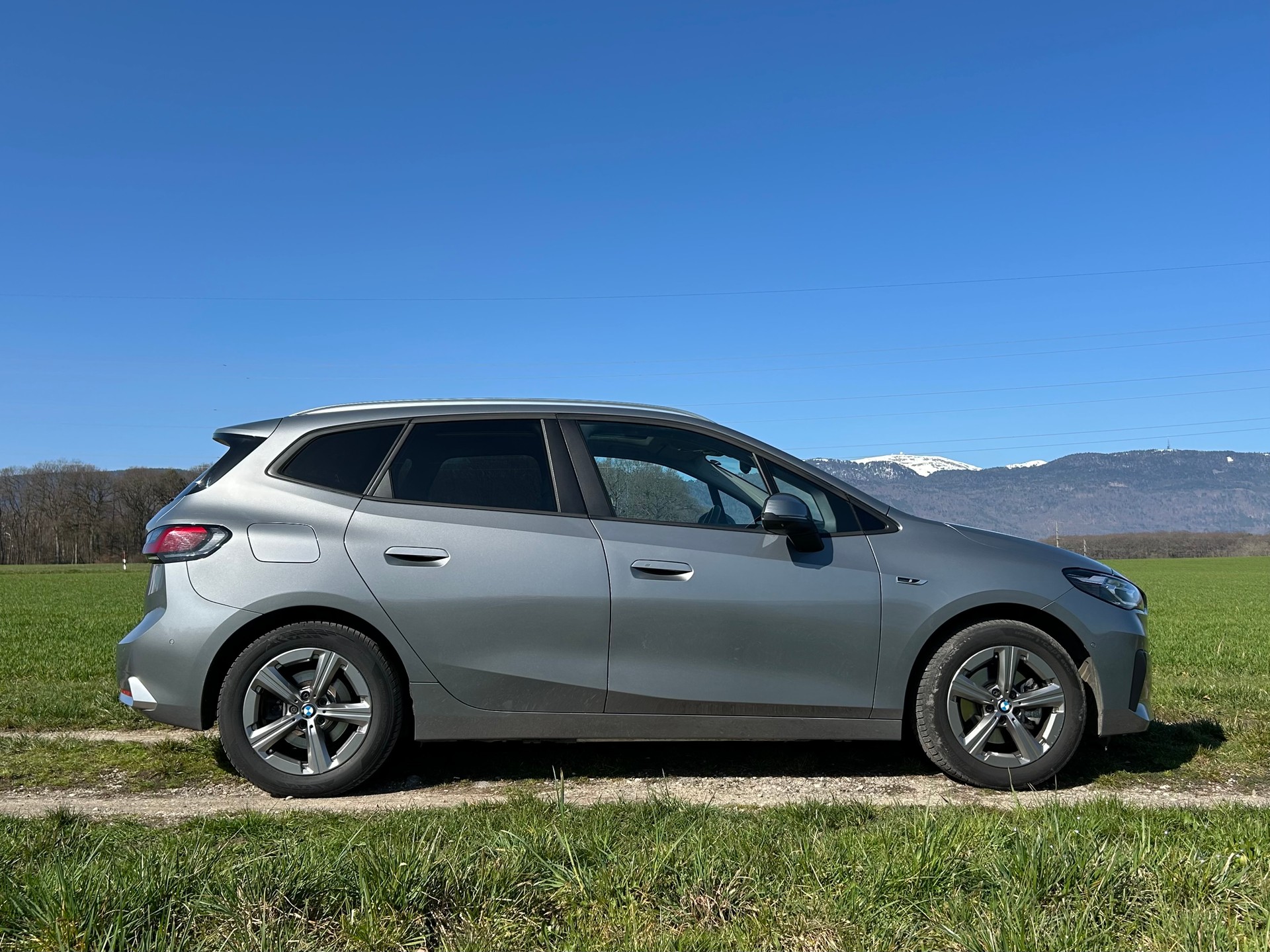 BMW 225e xDrive Active Tourer-showroom-element-1
