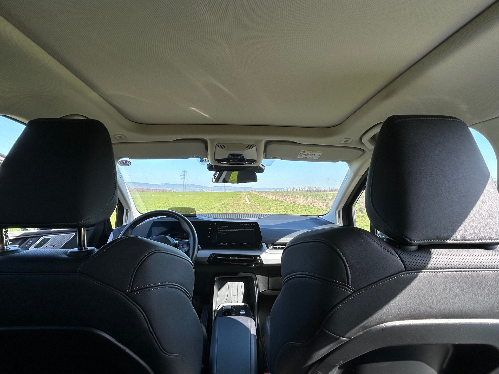 BMW 225e xDrive Active Tourer-image-14