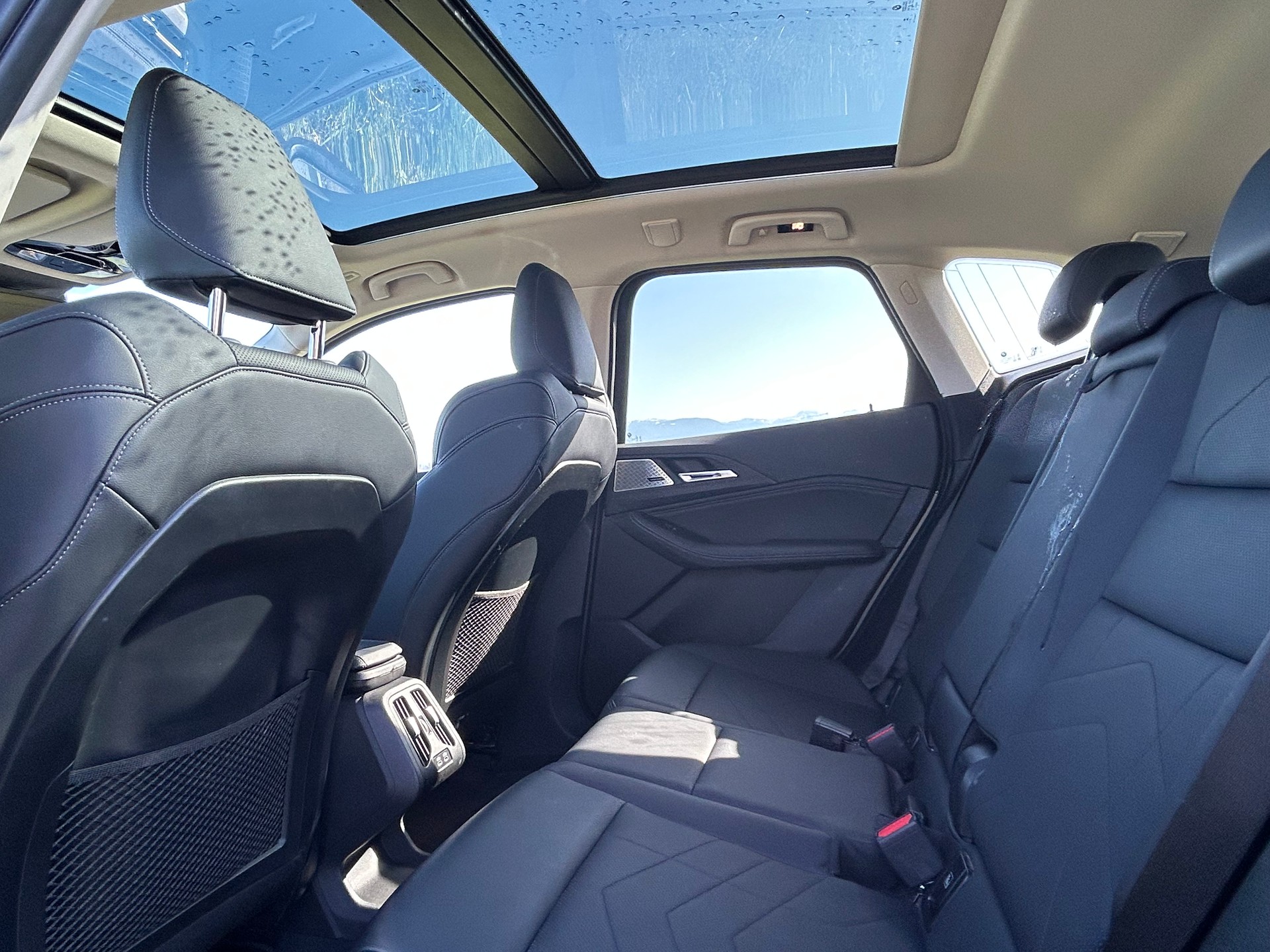 BMW 225e xDrive Active Tourer-image-17