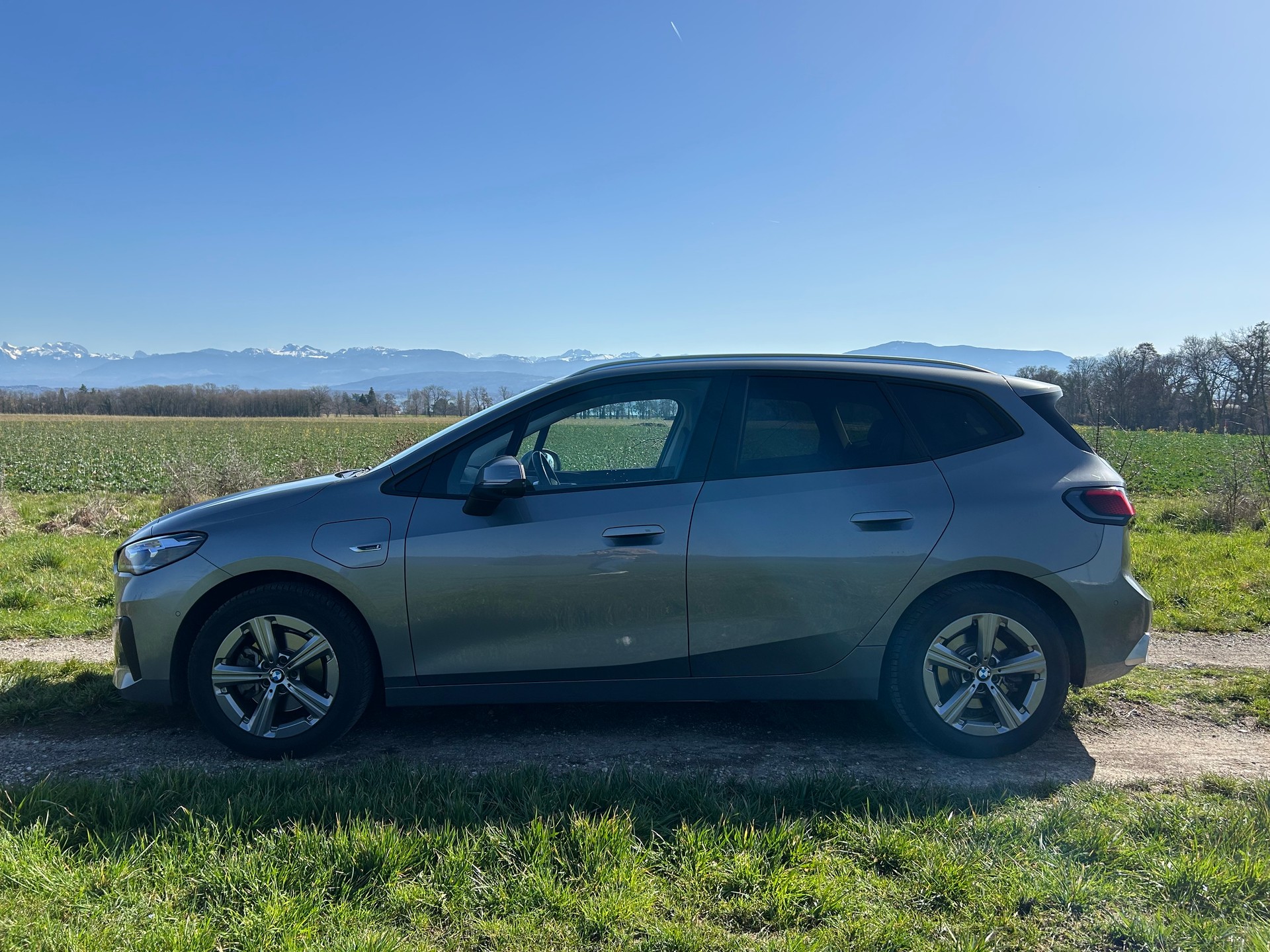 BMW 225e xDrive Active Tourer-image-5