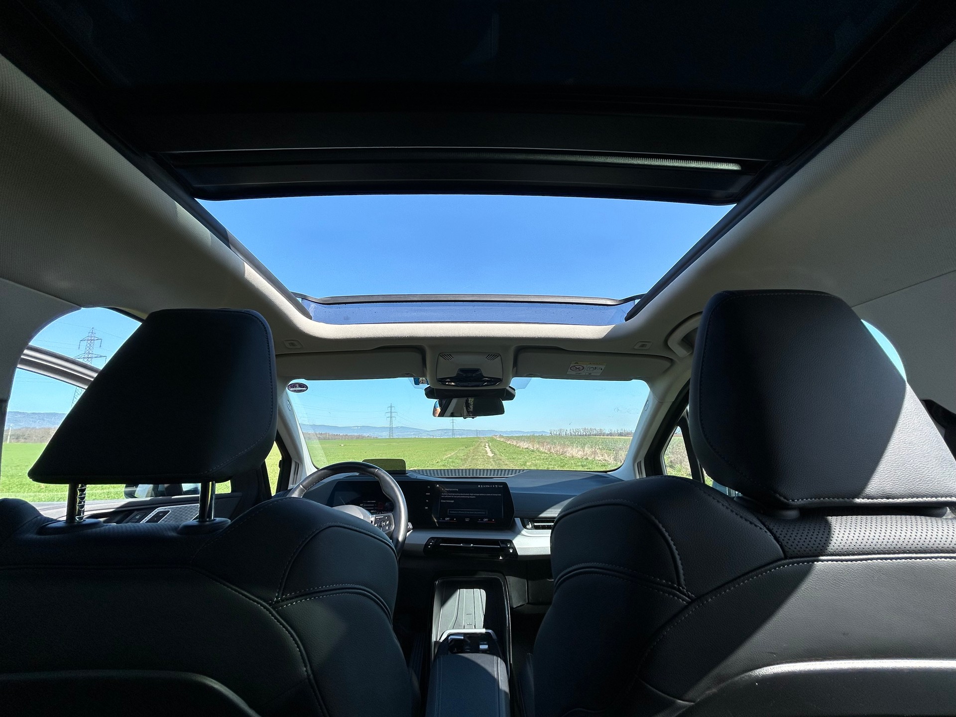 BMW 225e xDrive Active Tourer-image-13