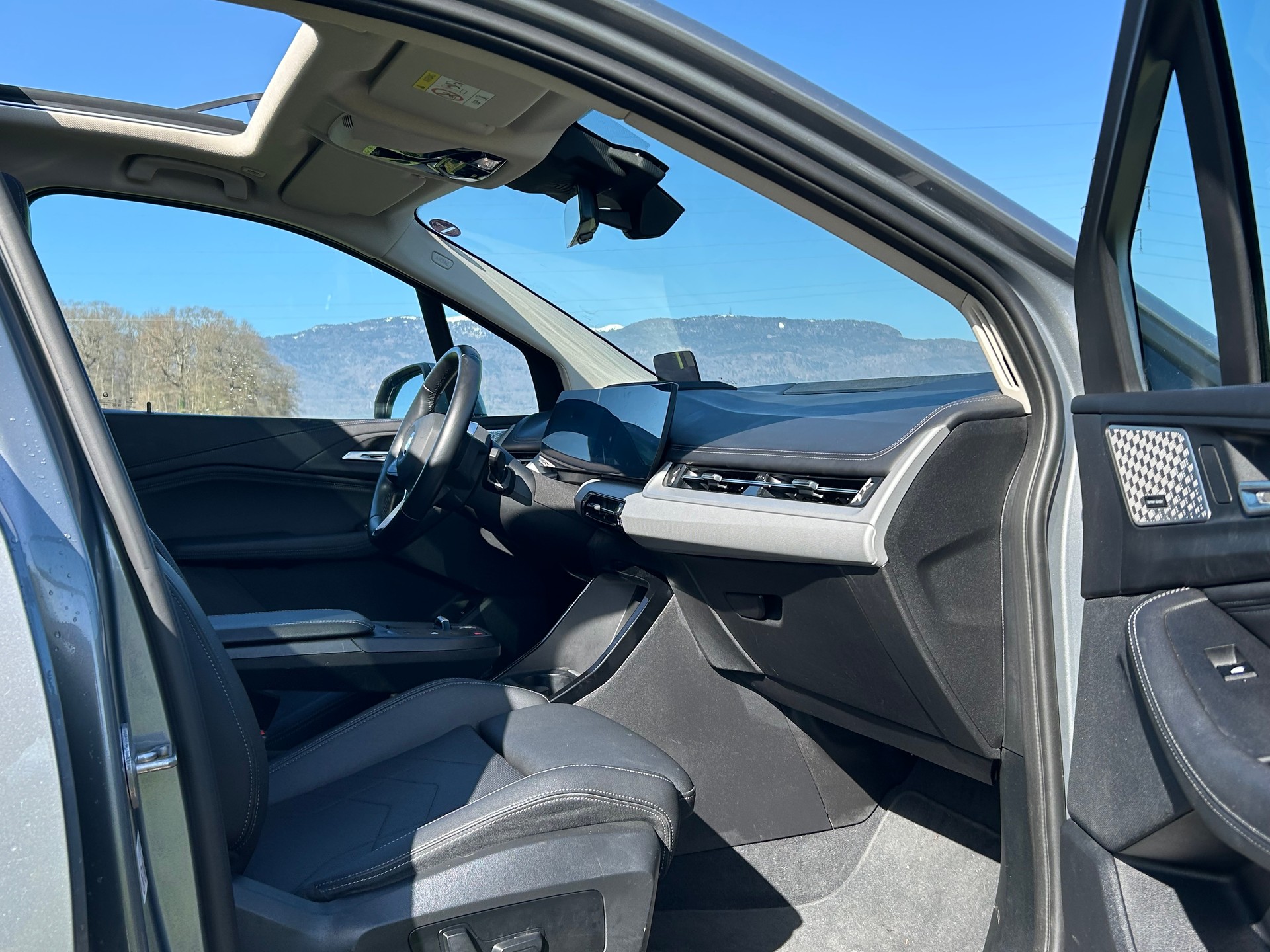 BMW 225e xDrive Active Tourer-image-11