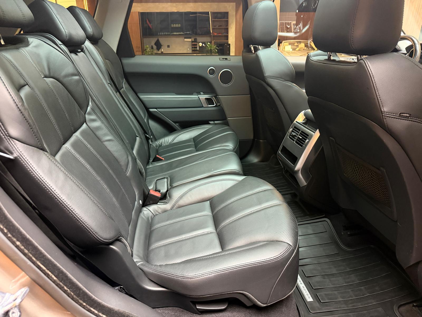 LAND ROVER Range Rover Sport 3.0 TDV6 SE-image-15