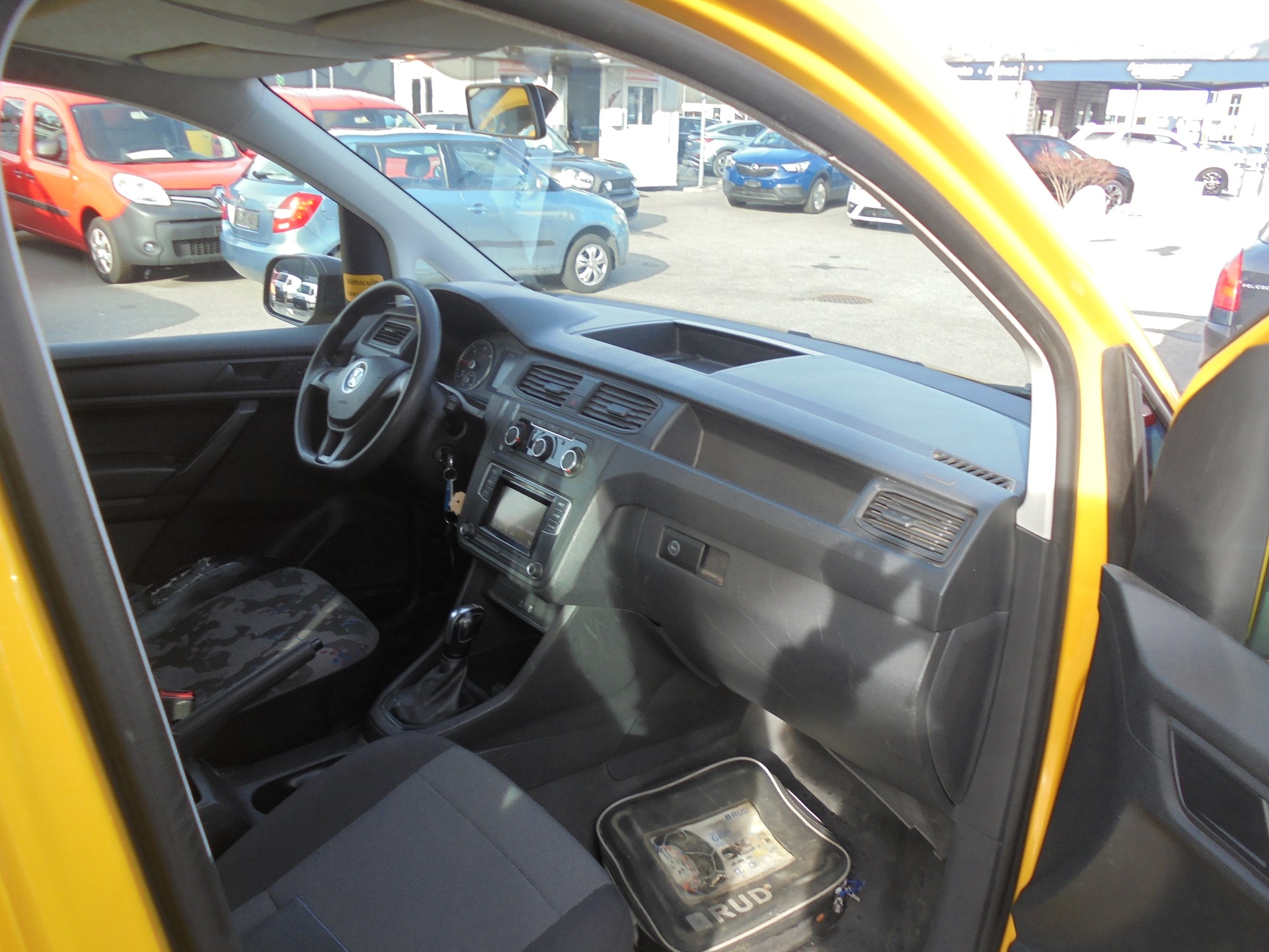 VW Caddy Maxi 2.0TDI 4Motion BlueMotion Technology-image-8