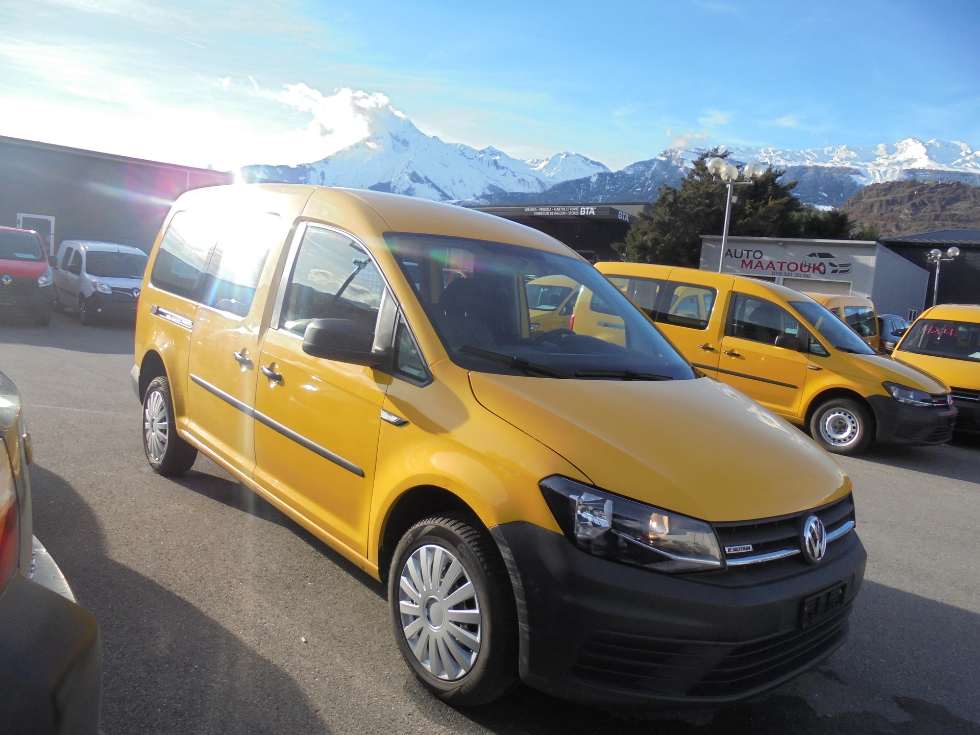 VW Caddy Maxi 2.0TDI 4Motion BlueMotion Technology-image-2