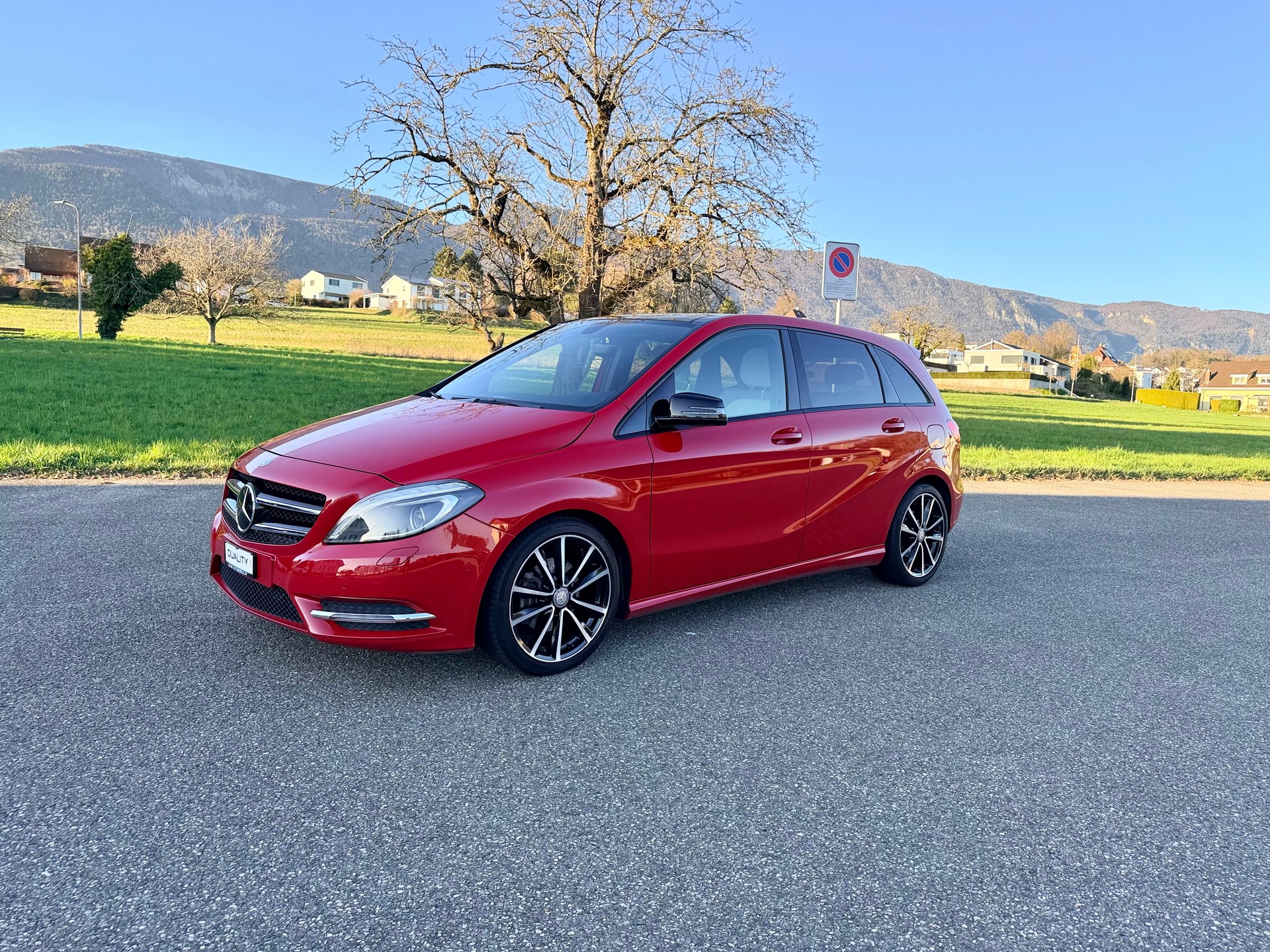MERCEDES-BENZ B 200 CDI 7G-DCT AMG Line Automat mit MFK und Garantie Anhängerkupplung-showroom-element-2
