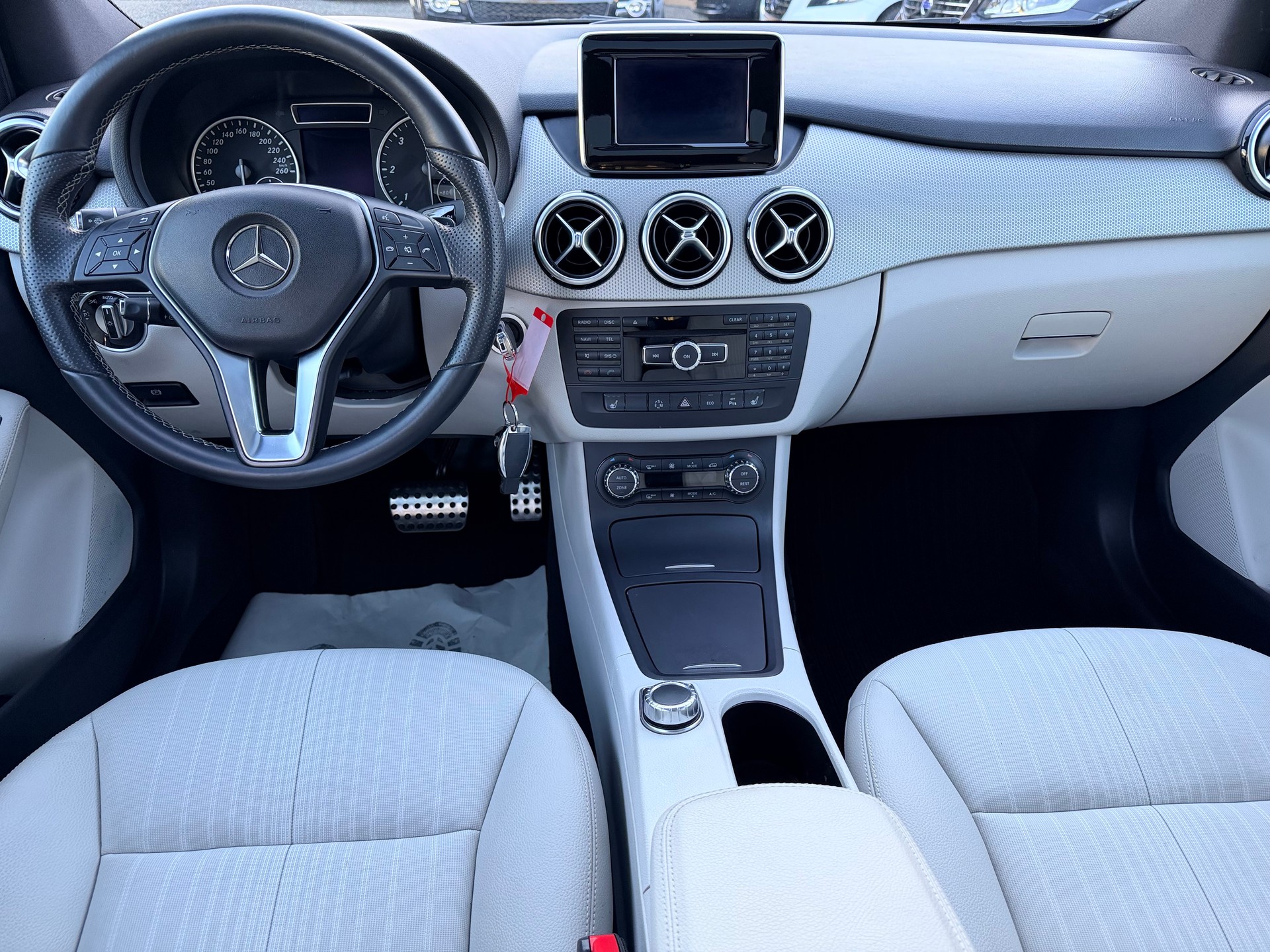MERCEDES-BENZ B 200 CDI 7G-DCT AMG Line Automat mit MFK und Garantie Anhängerkupplung-image-20