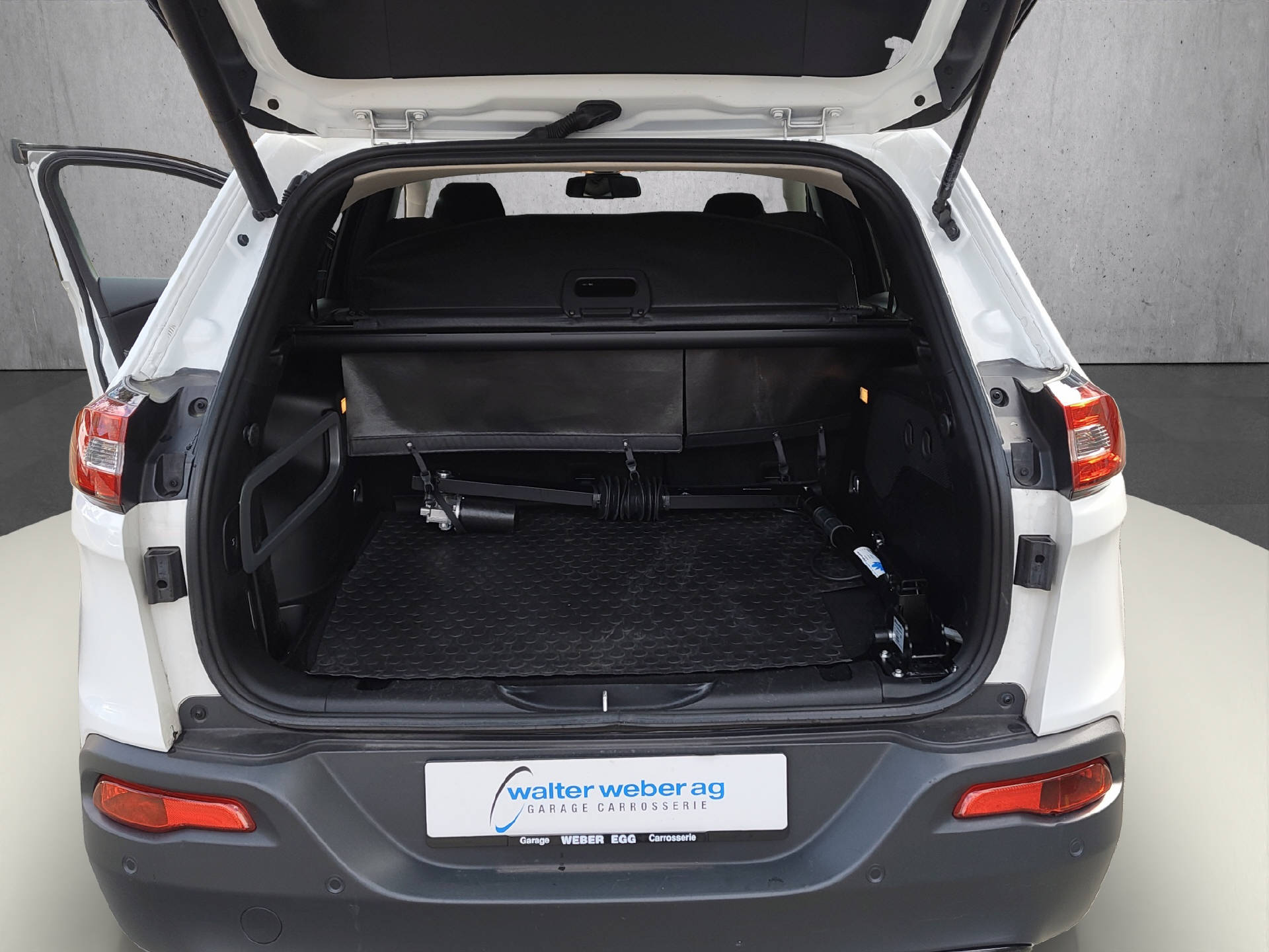 JEEP Cherokee 2.2 CRD 200 Night Eagle AWD-image-14
