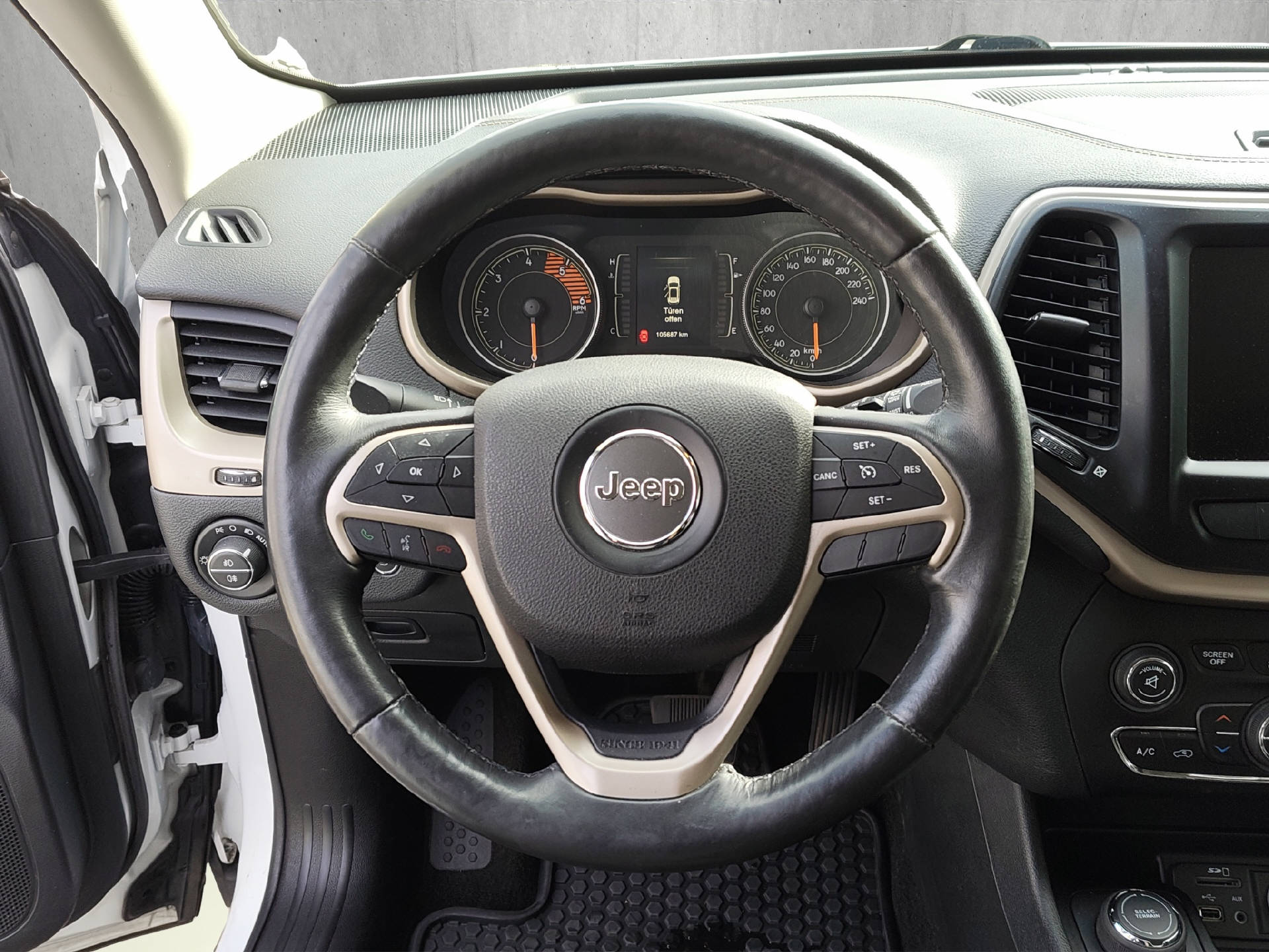 JEEP Cherokee 2.2 CRD 200 Night Eagle AWD-image-9