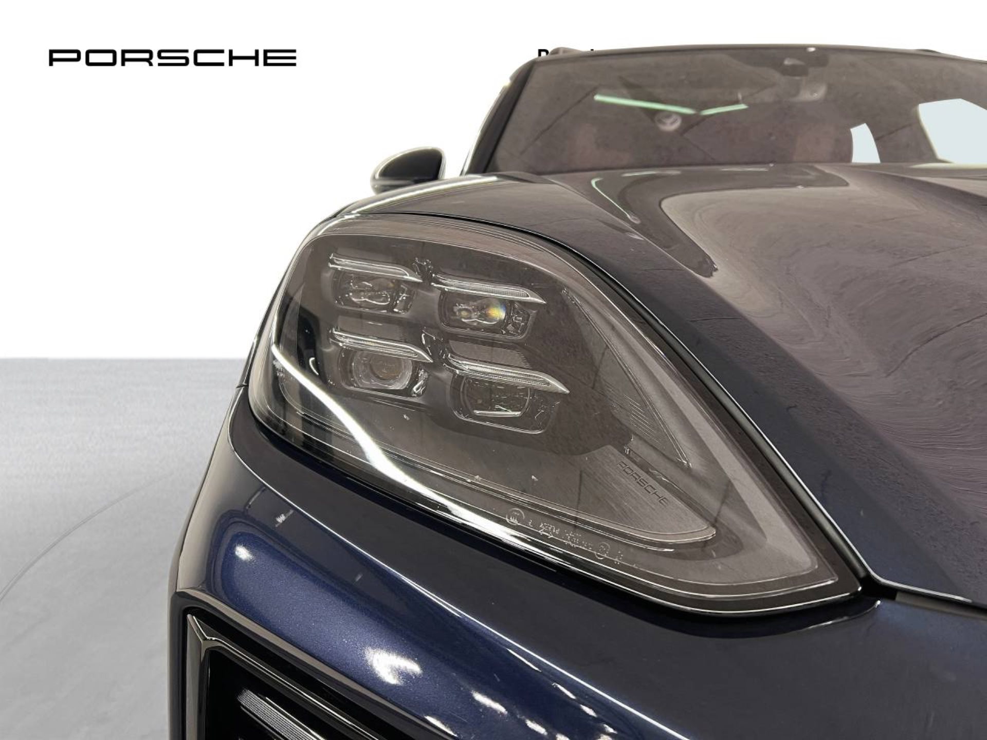 PORSCHE Cayenne Turbo E-Hybrid-image-11
