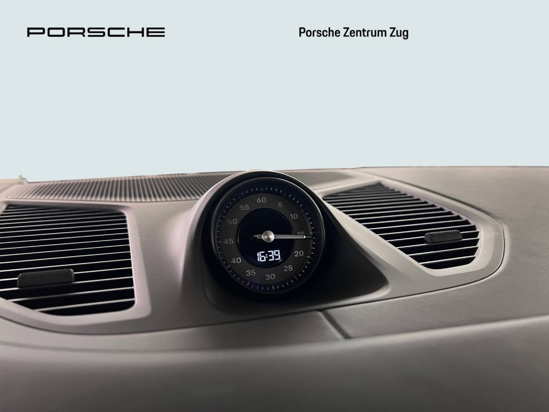 PORSCHE Cayenne Turbo E-Hybrid-image-26