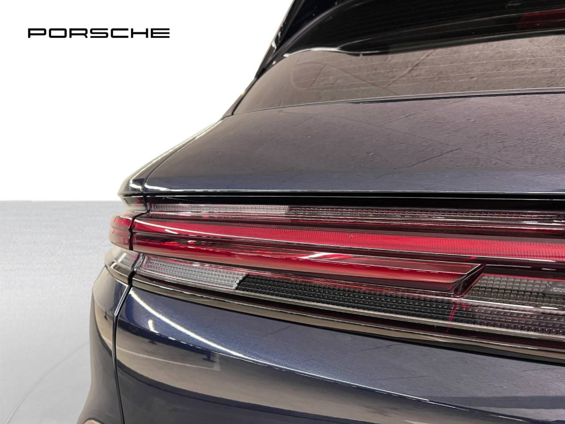 PORSCHE Cayenne Turbo E-Hybrid-image-12