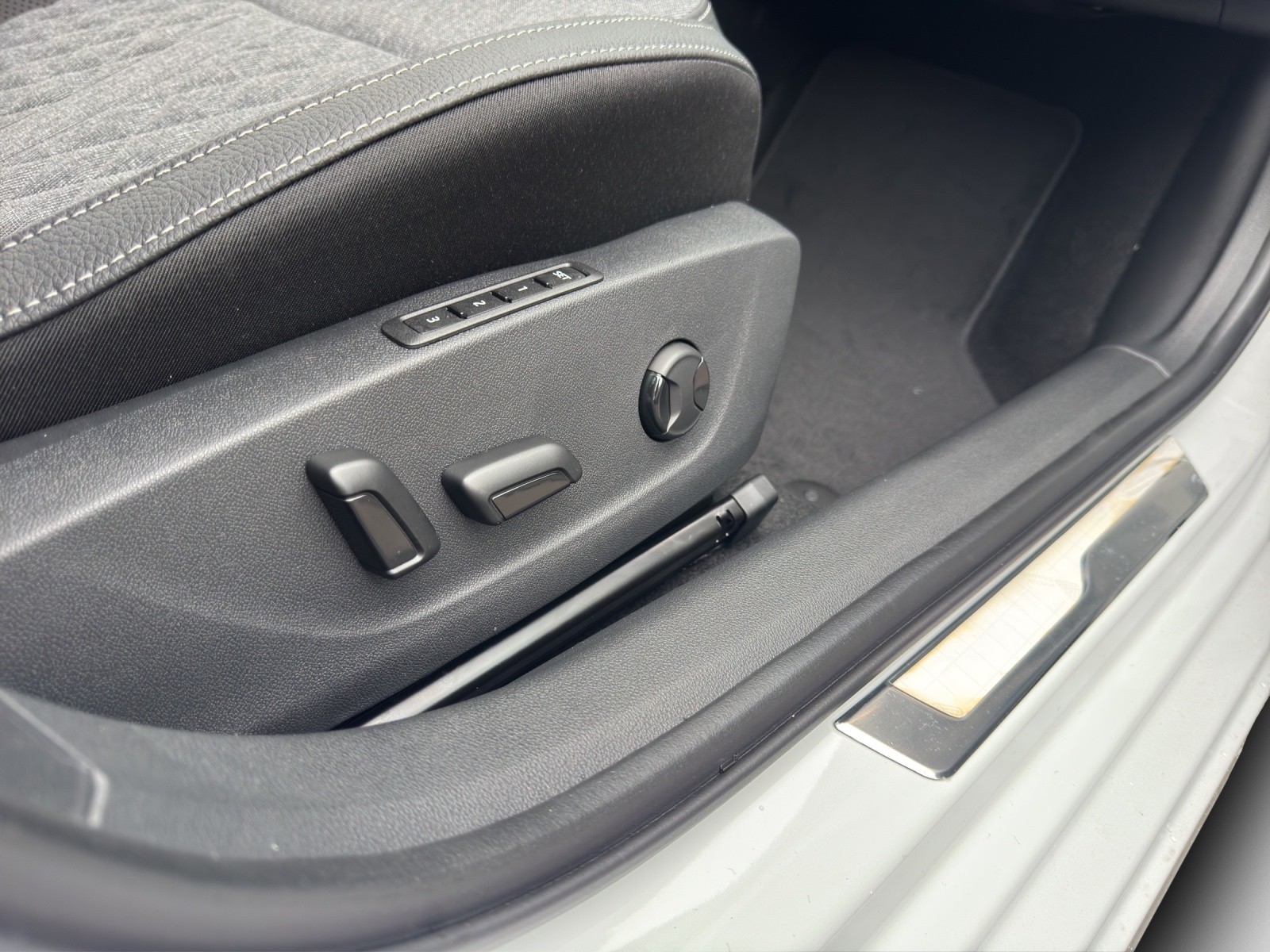 SKODA Octavia Combi 2.0 TSI DSG Dynamic 4x4-image-14