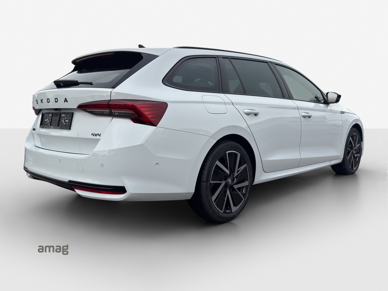 SKODA Octavia Combi 2.0 TSI DSG Dynamic 4x4-image-4