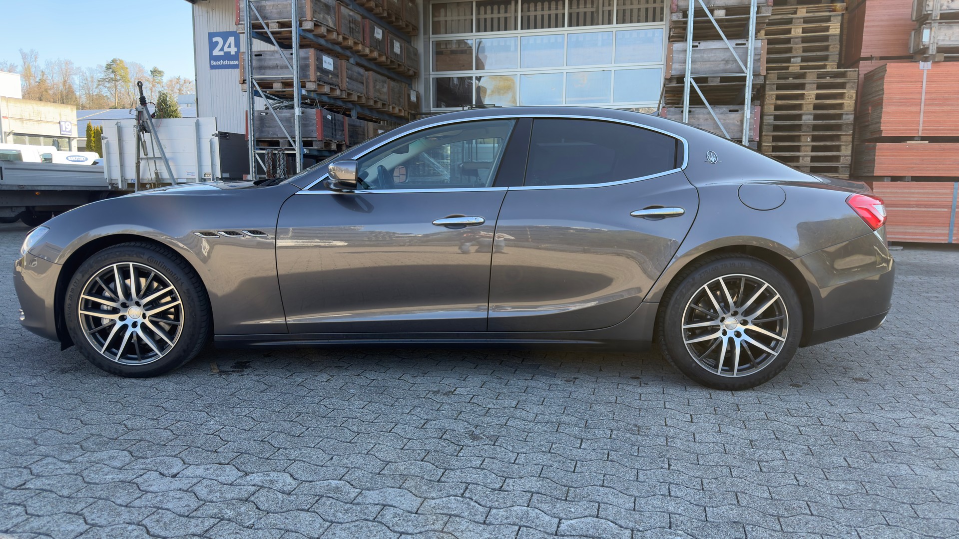 MASERATI Ghibli 3.0 V6 Automatica-image-1