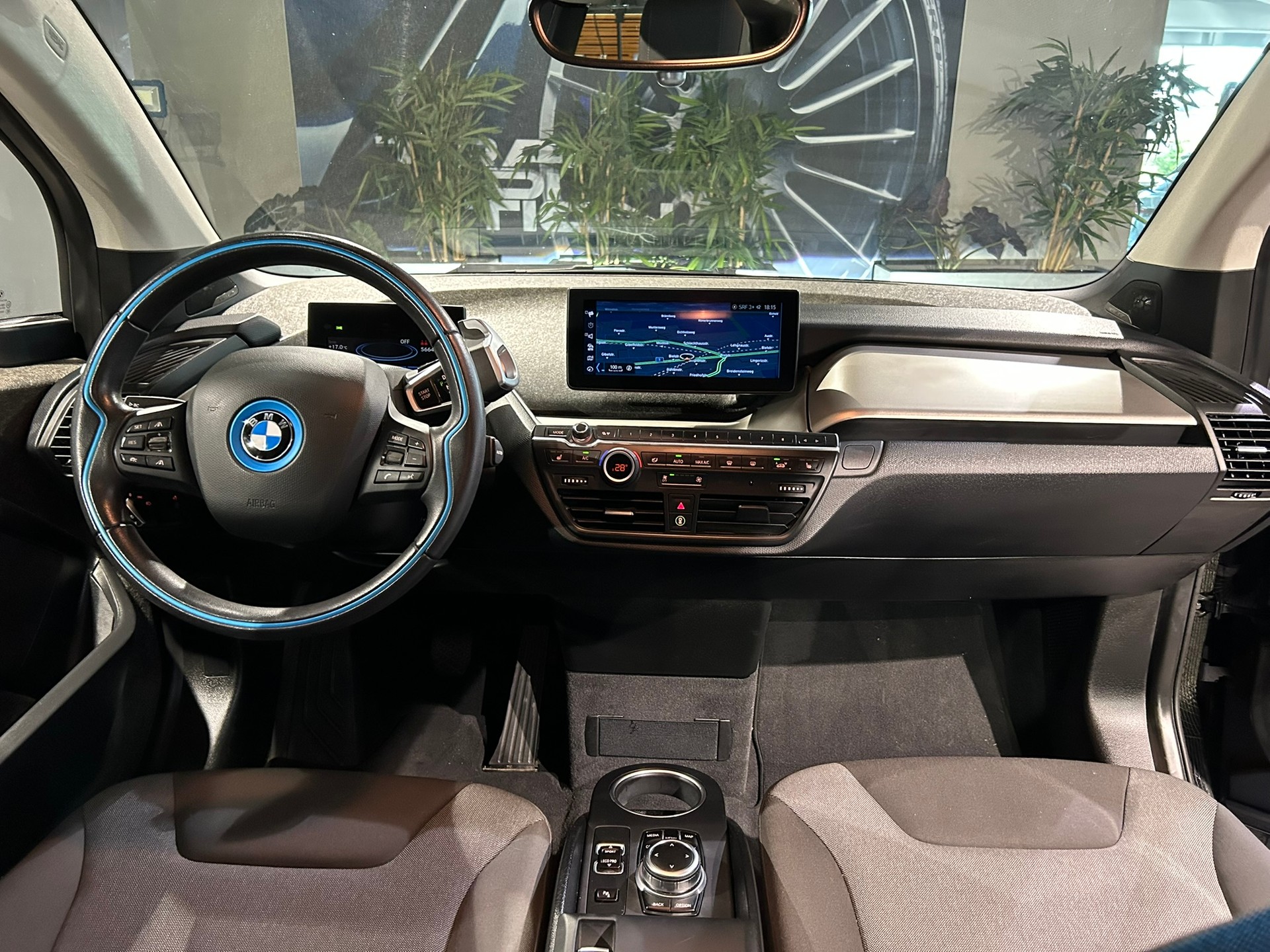 BMW i3s (120Ah)-image-24