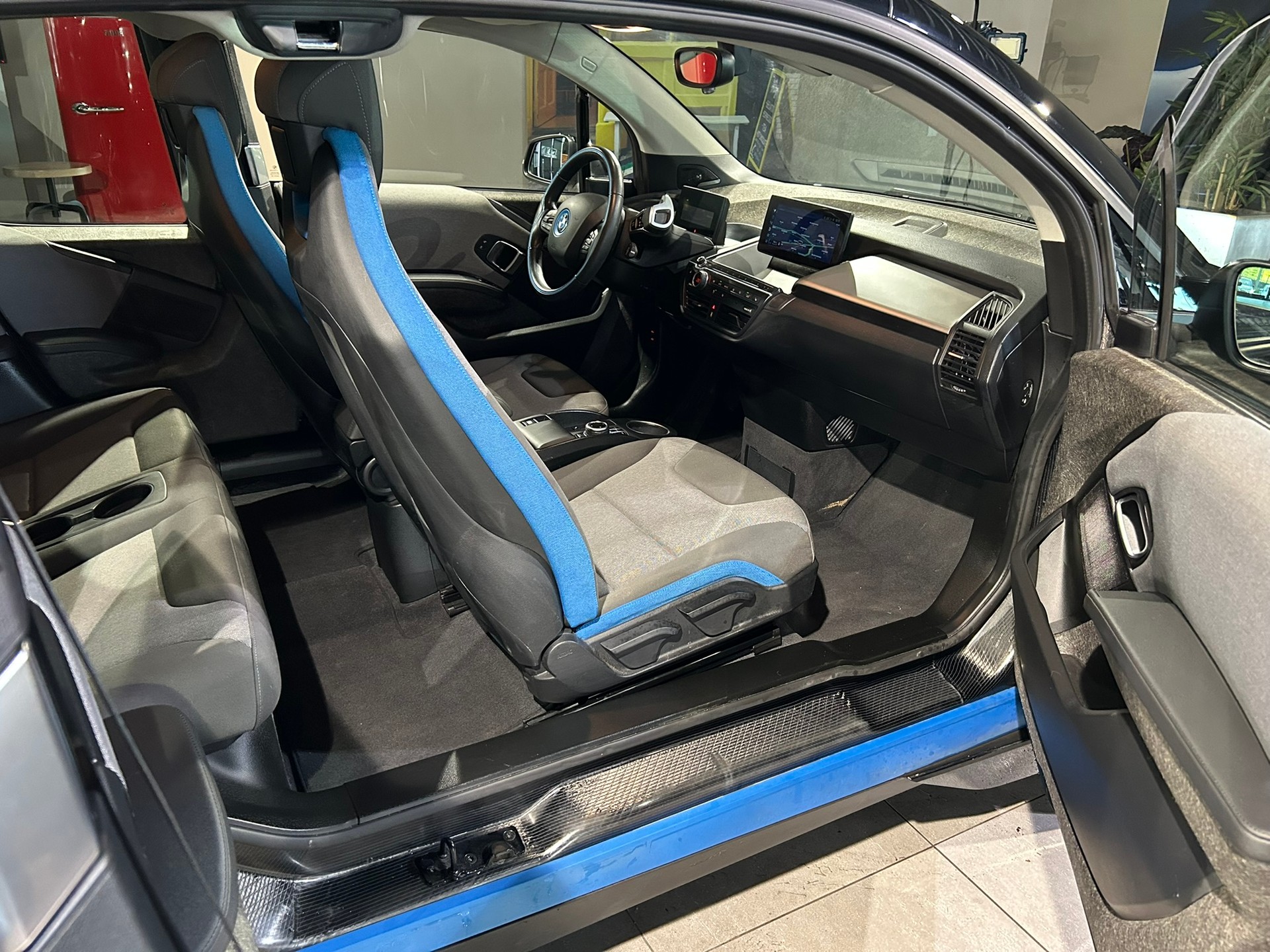 BMW i3s (120Ah)-image-27