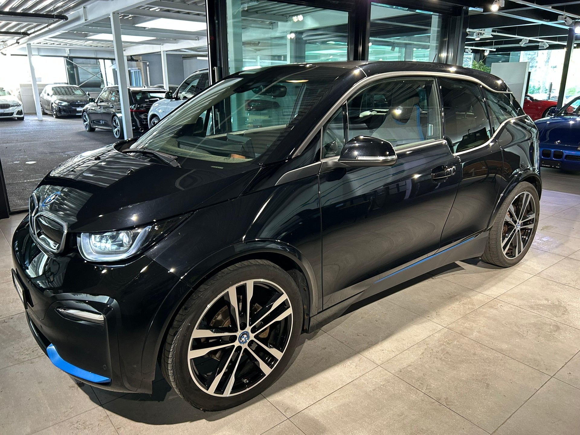 BMW i3s (120Ah)-image-6