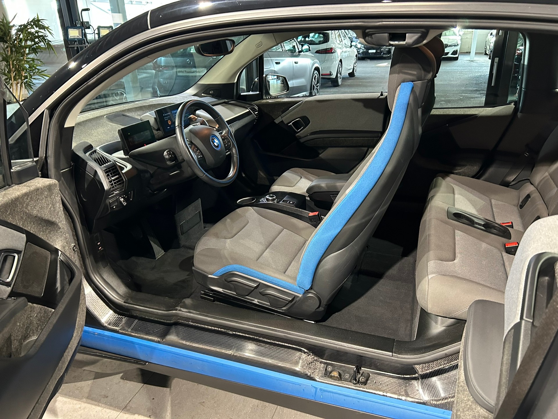BMW i3s (120Ah)-image-13