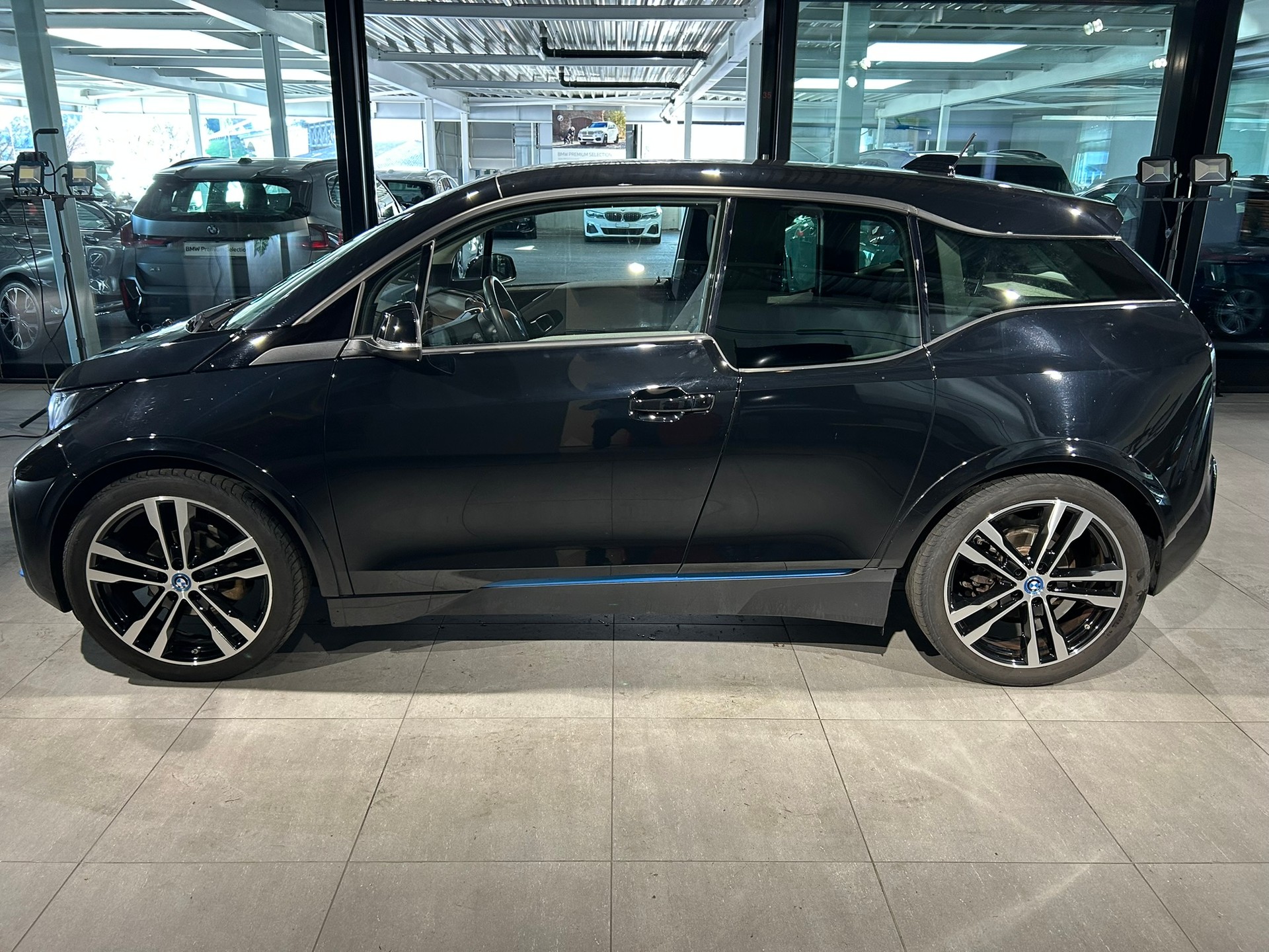 BMW i3s (120Ah)-image-2